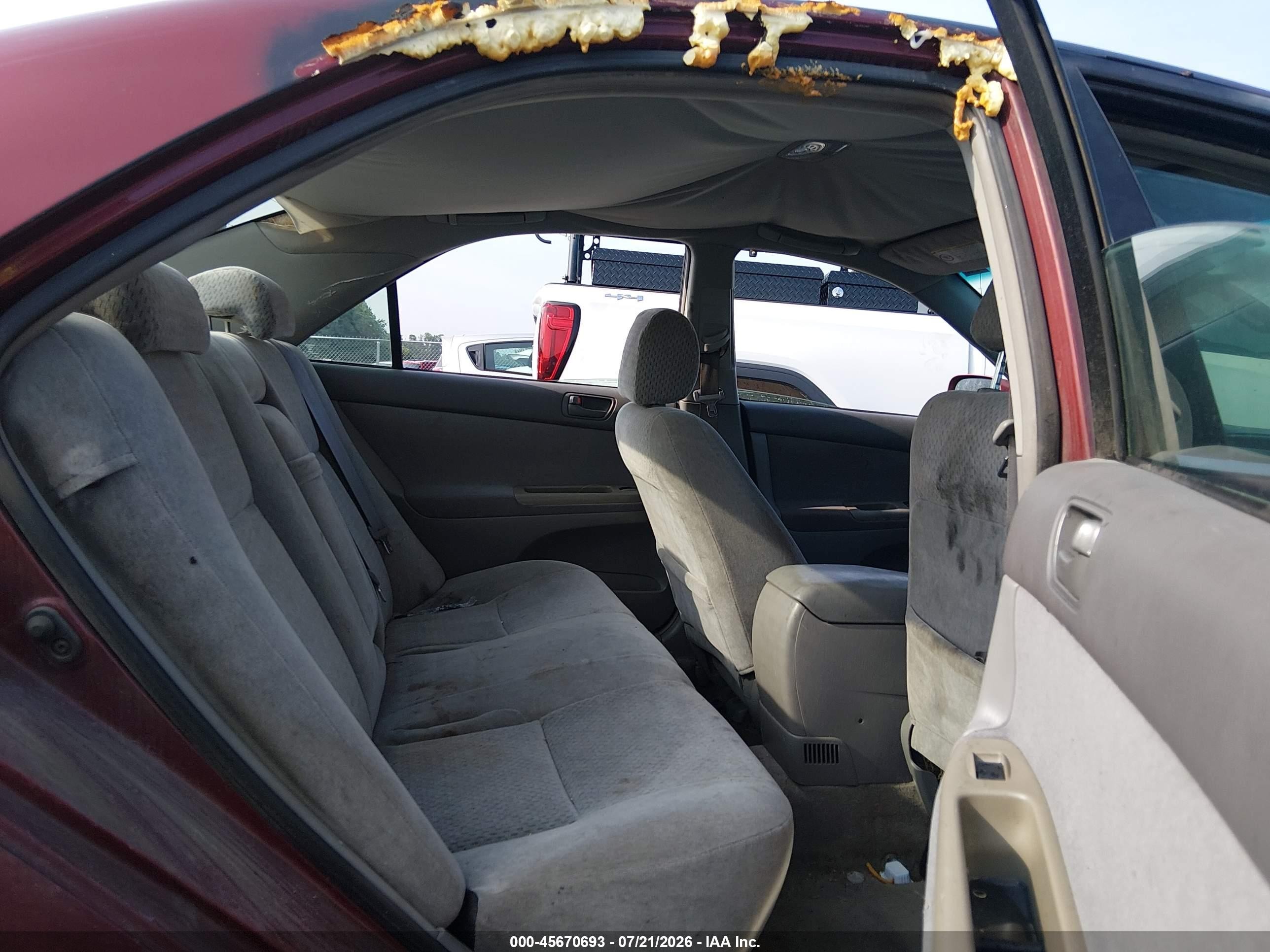 2003 Toyota Camry Le/xle/se Red vin: 4T1BE32K83U151929