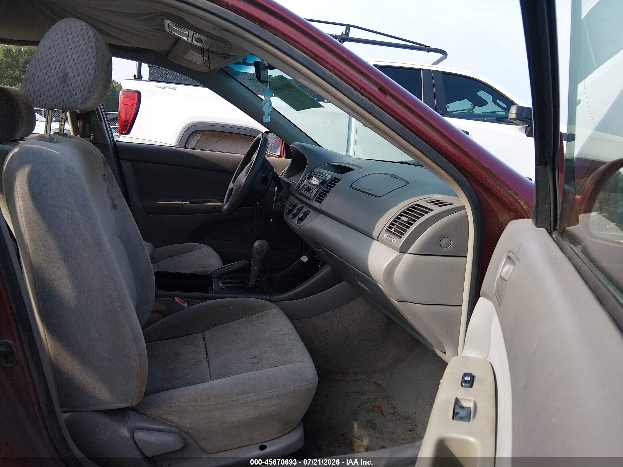 2003 Toyota Camry Le/xle/se Red vin: 4T1BE32K83U151929