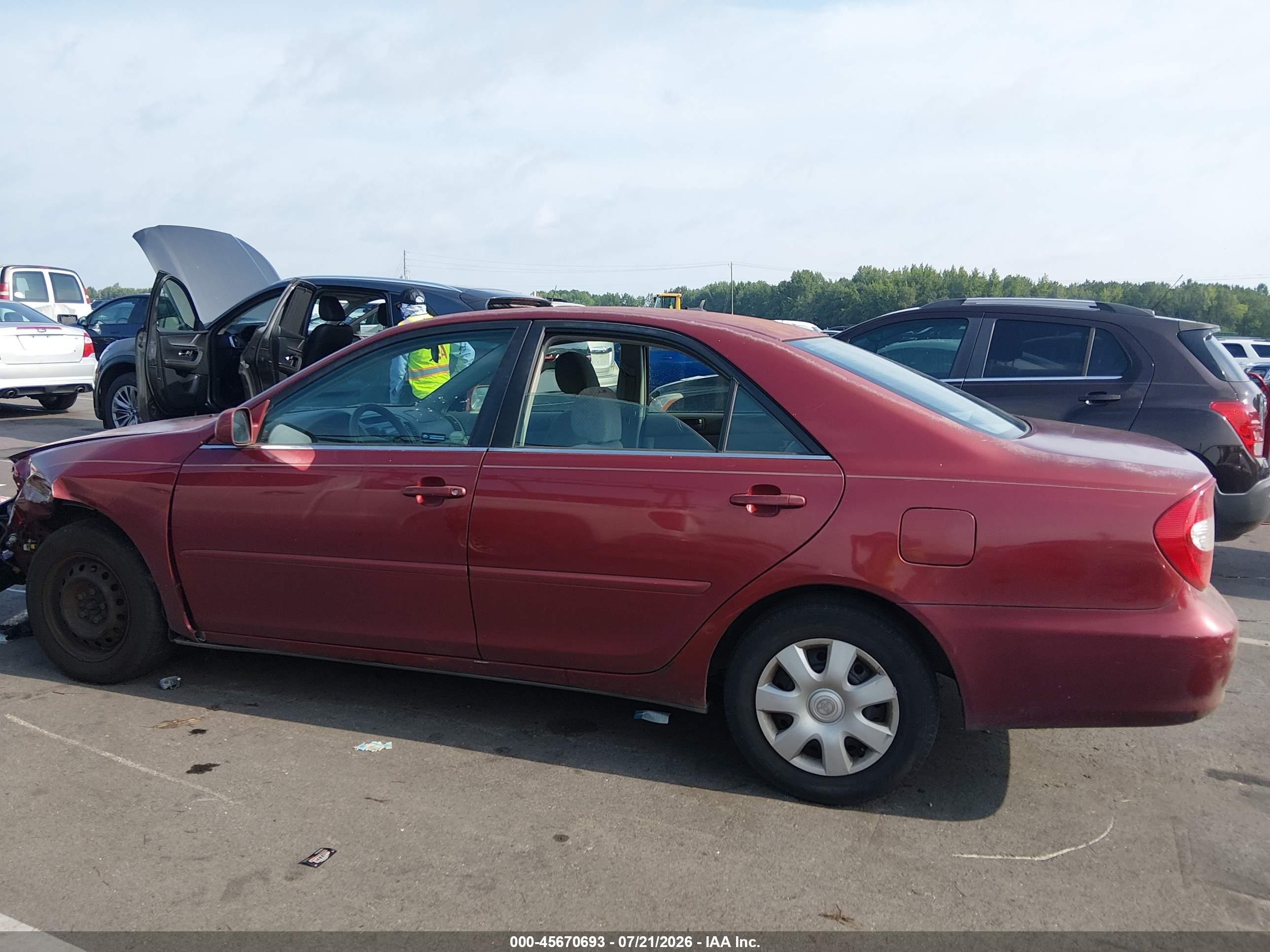 2003 Toyota Camry Le/xle/se Red vin: 4T1BE32K83U151929