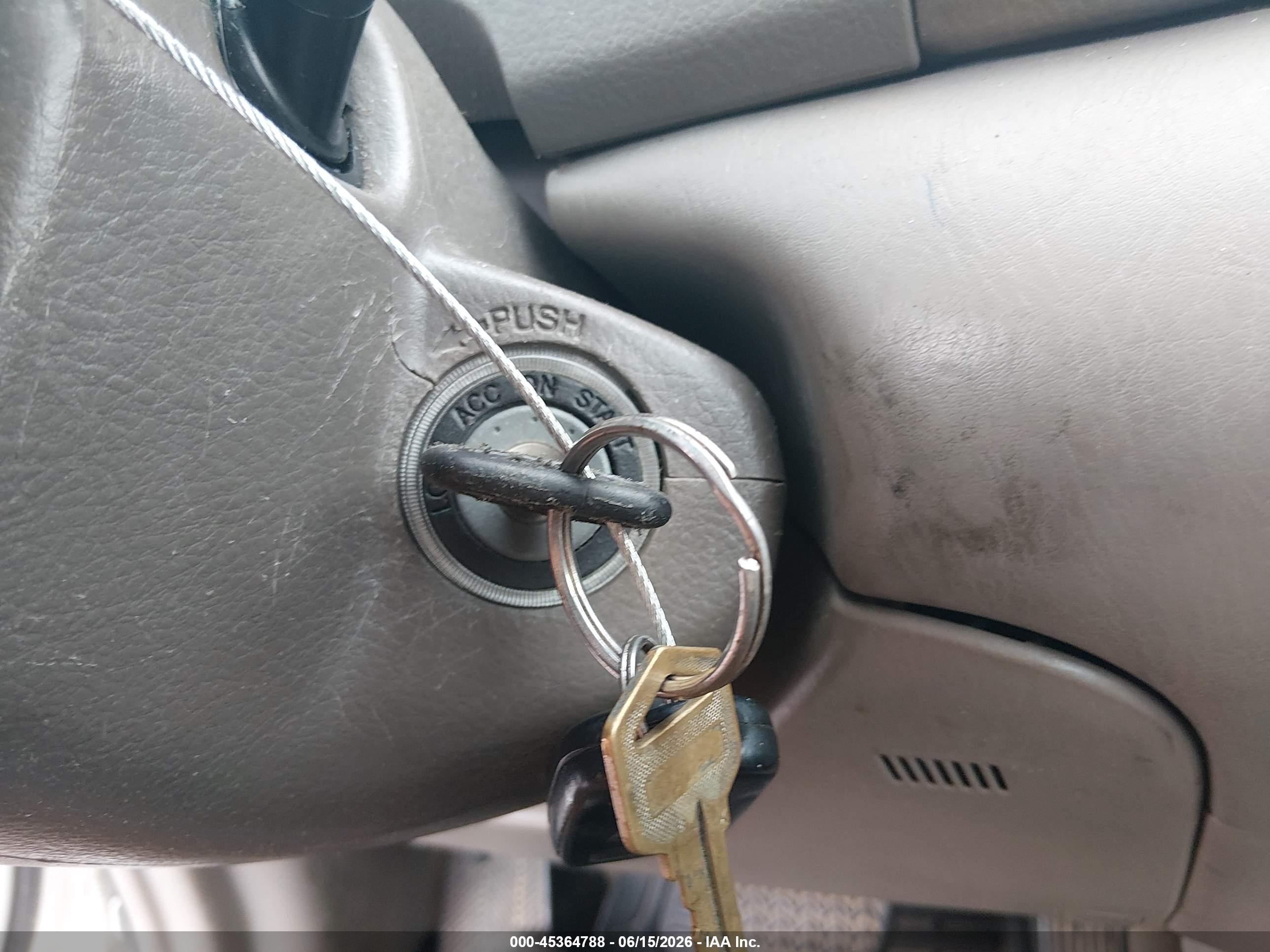 2003 Toyota Camry Le White vin: 4T1BE32K83U182792