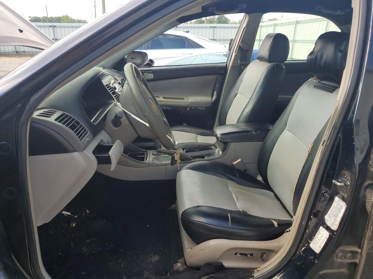 2003 Toyota Camry Le Blue vin: 4T1BE32K83U208890