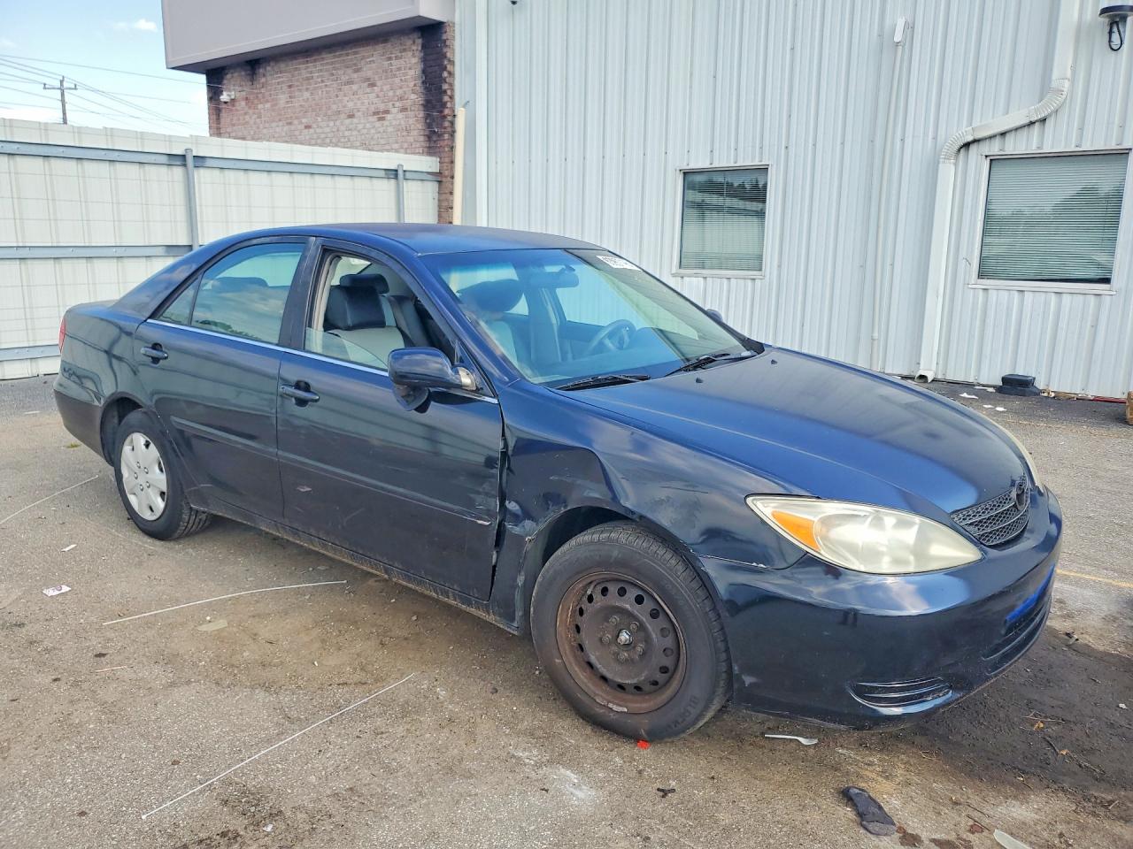 2003 Toyota Camry Le Blue vin: 4T1BE32K83U208890