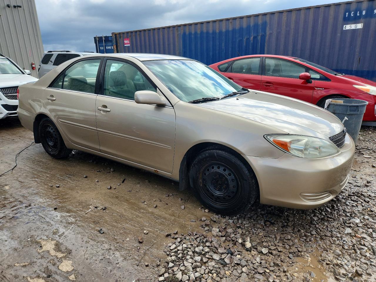 2003 Toyota Camry Le Gold vin: 4T1BE32K83U214334