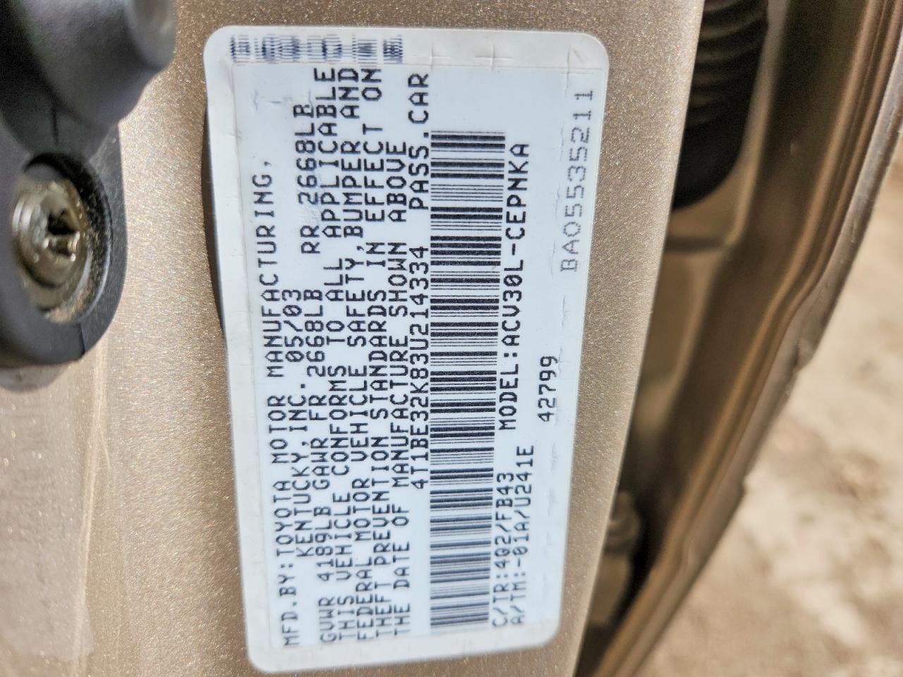 2003 Toyota Camry Le Gold vin: 4T1BE32K83U214334