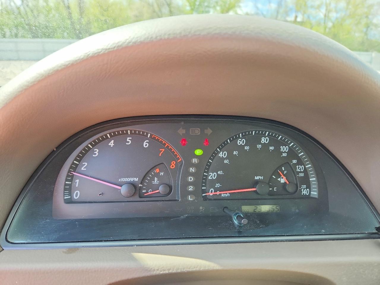 2003 Toyota Camry Le Gold vin: 4T1BE32K83U214334