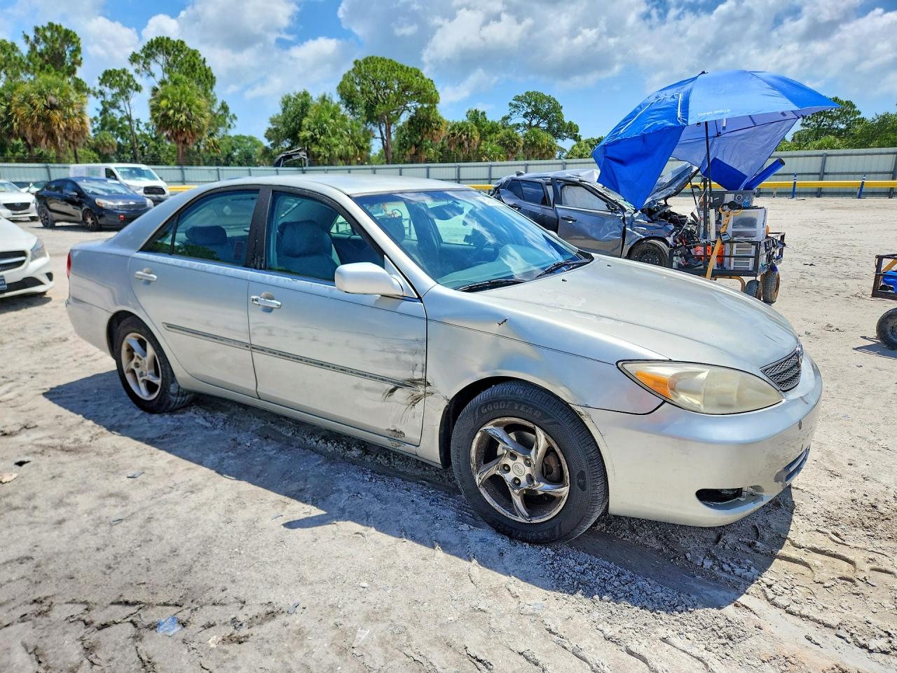 2003 Toyota Camry Xle Silver vin: 4T1BE32K83U722335