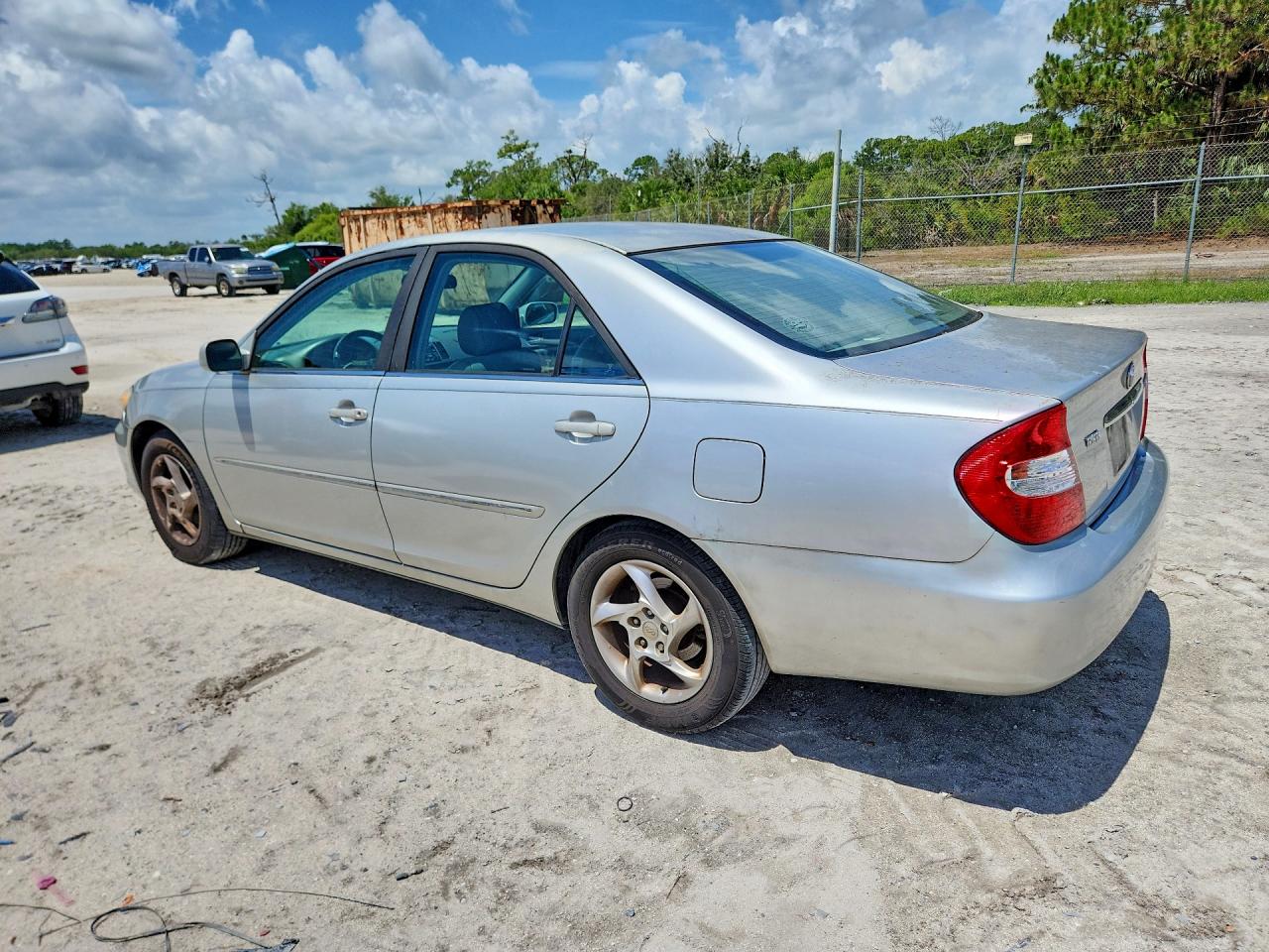 2003 Toyota Camry Xle Silver vin: 4T1BE32K83U722335