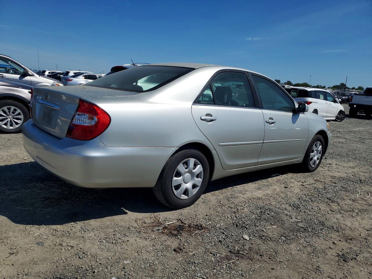 2003 Toyota Camry Le Серебряный vin: 4T1BE32K83U732069
