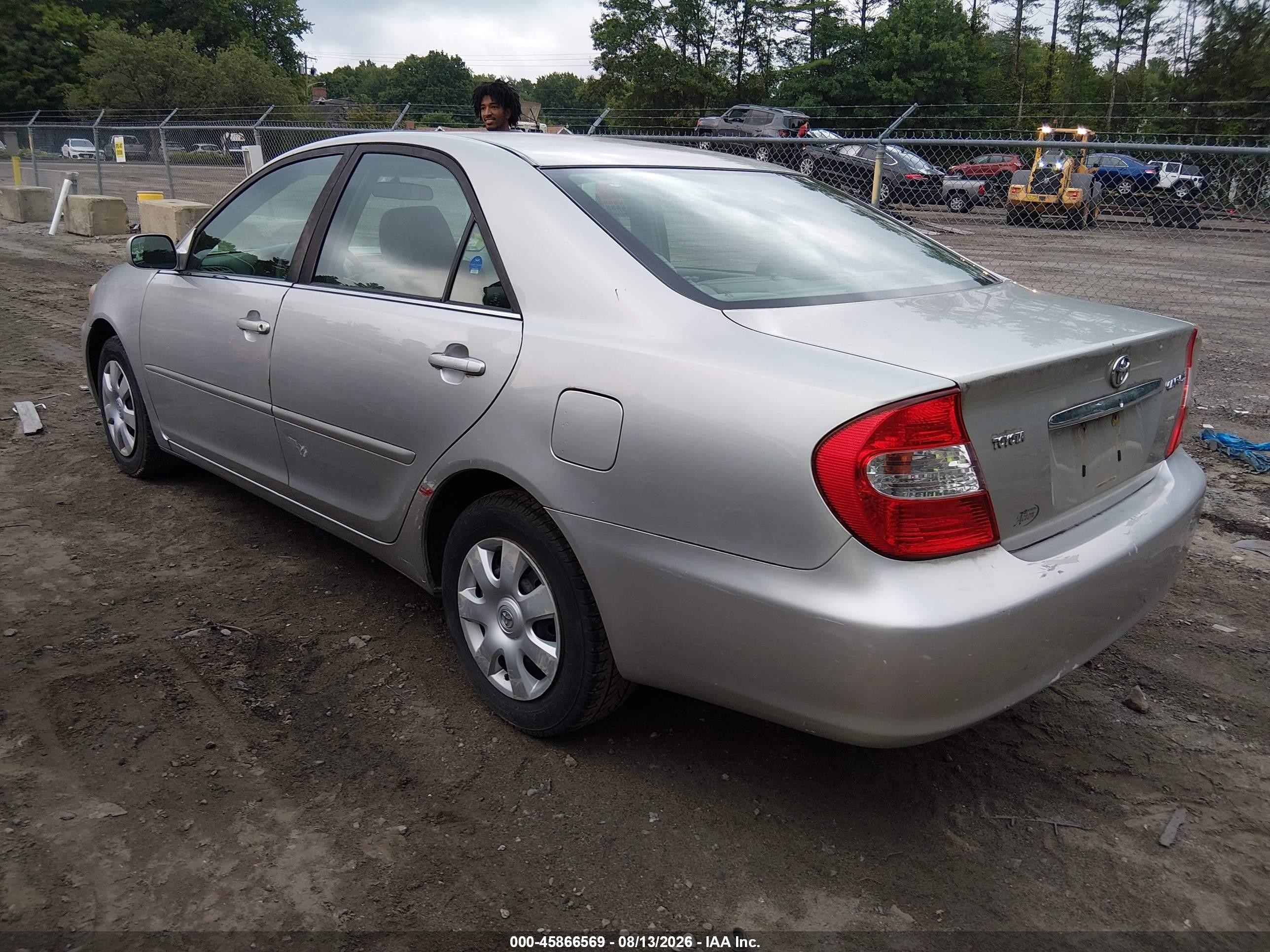 2004 Toyota Camry Le Silver vin: 4T1BE32K84U262062