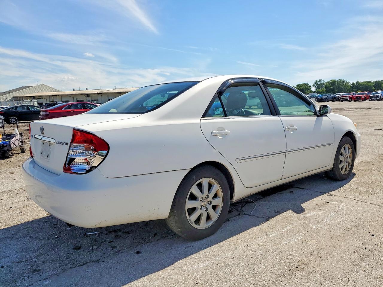 2004 Toyota Camry Xle Белый vin: 4T1BE32K84U267083