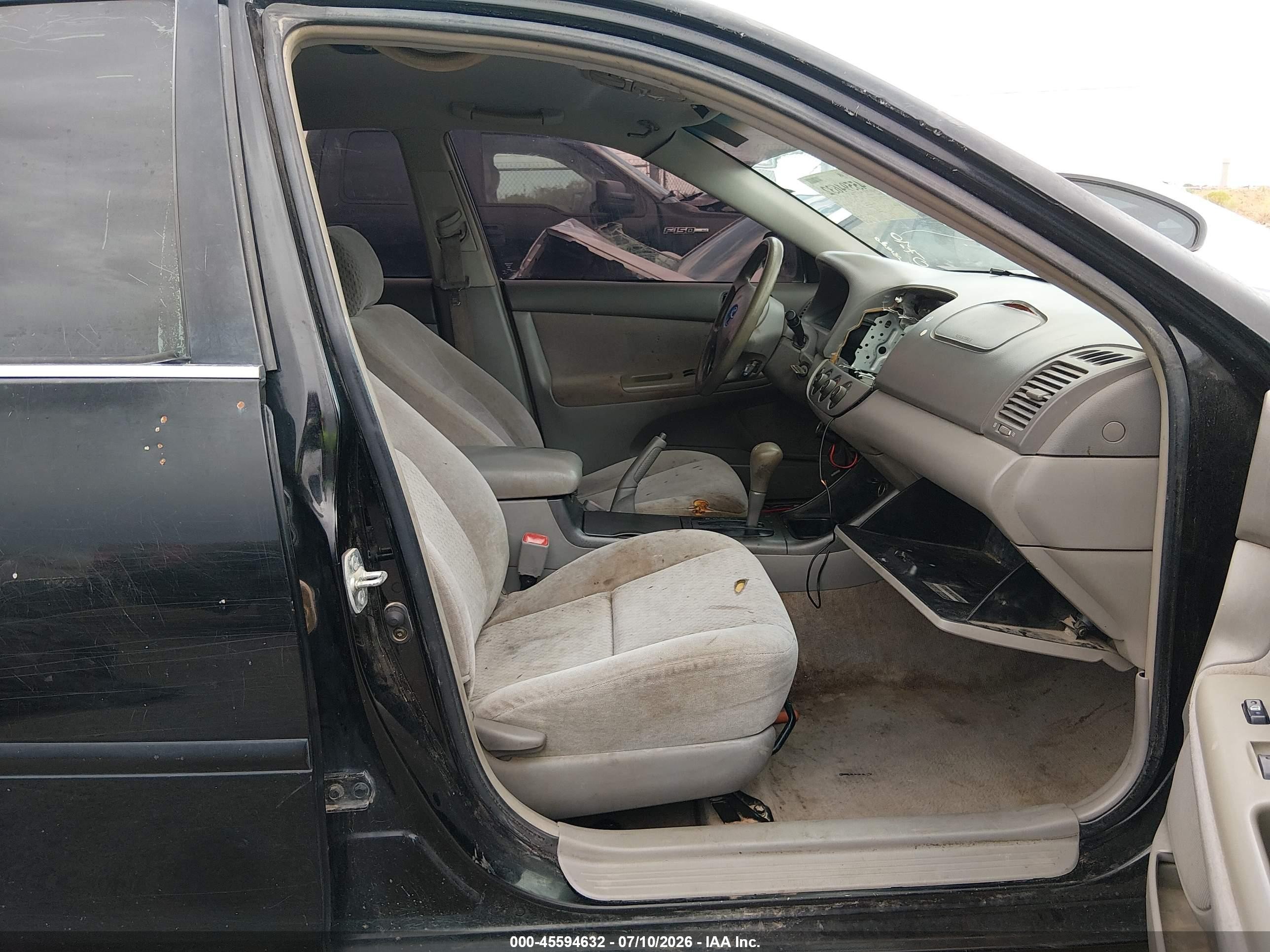 2004 Toyota Camry Le Черный vin: 4T1BE32K84U280643