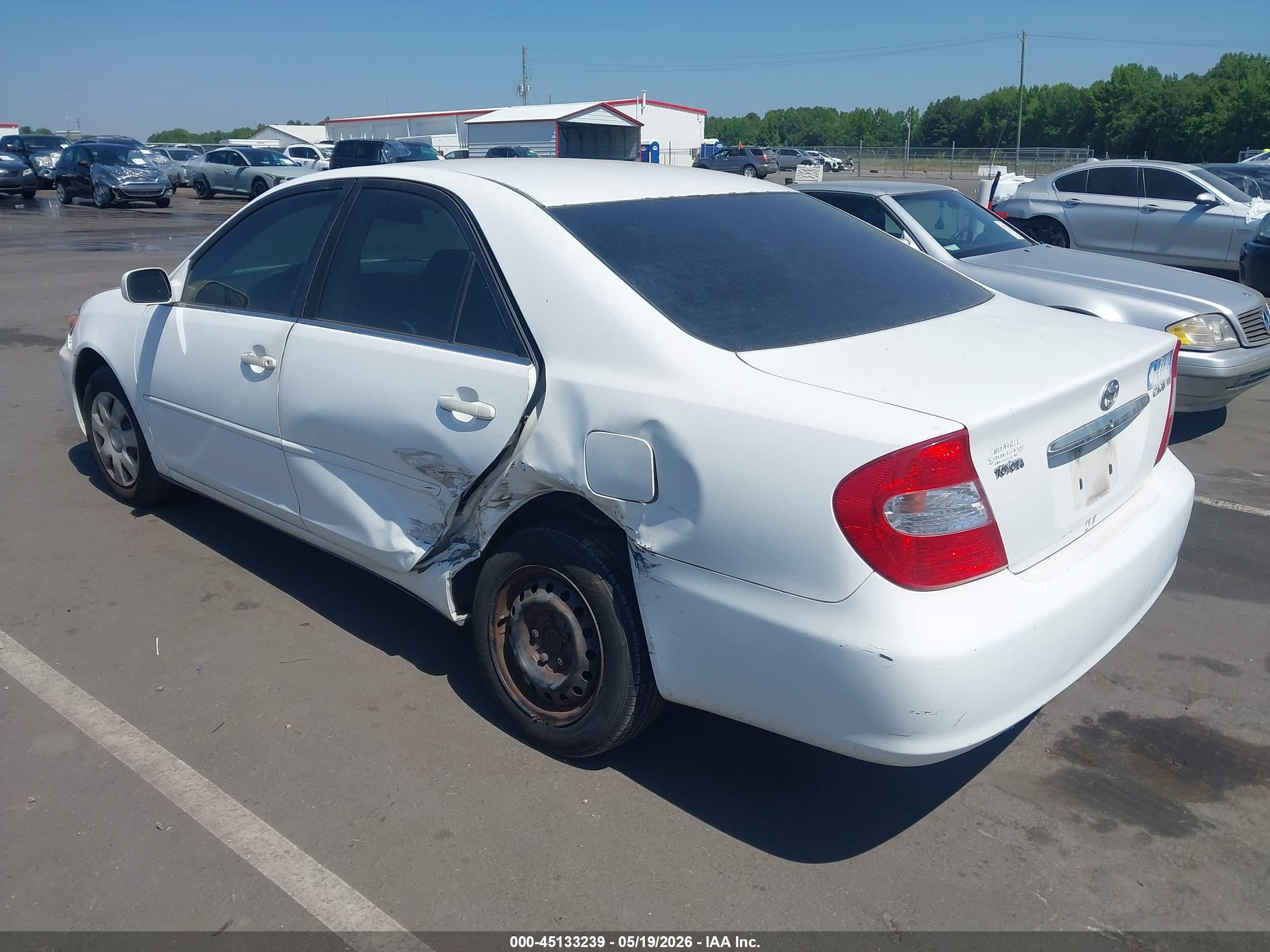 2004 Toyota Camry Le White vin: 4T1BE32K84U312975