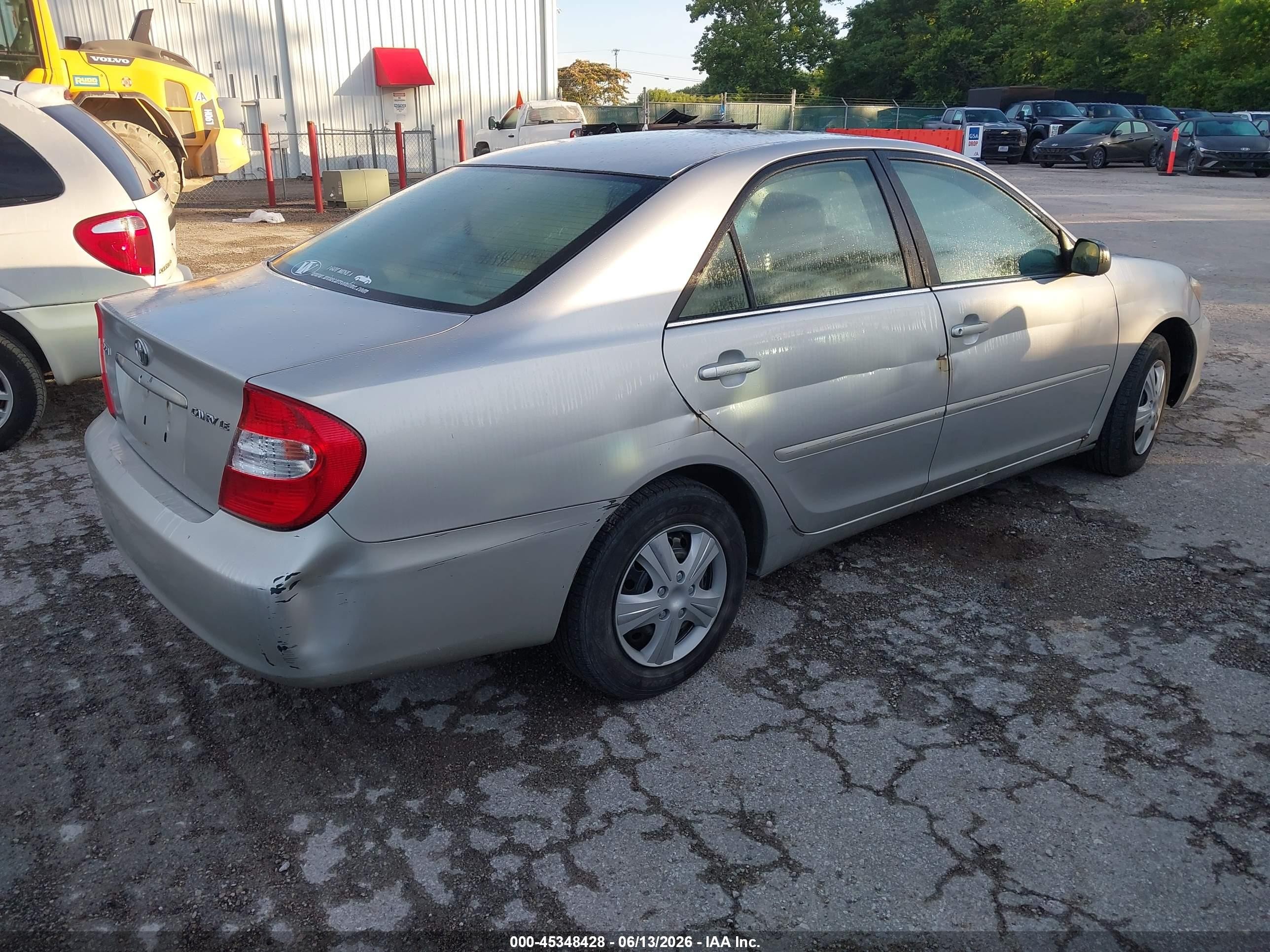 2004 Toyota Camry Le Silver vin: 4T1BE32K84U324544
