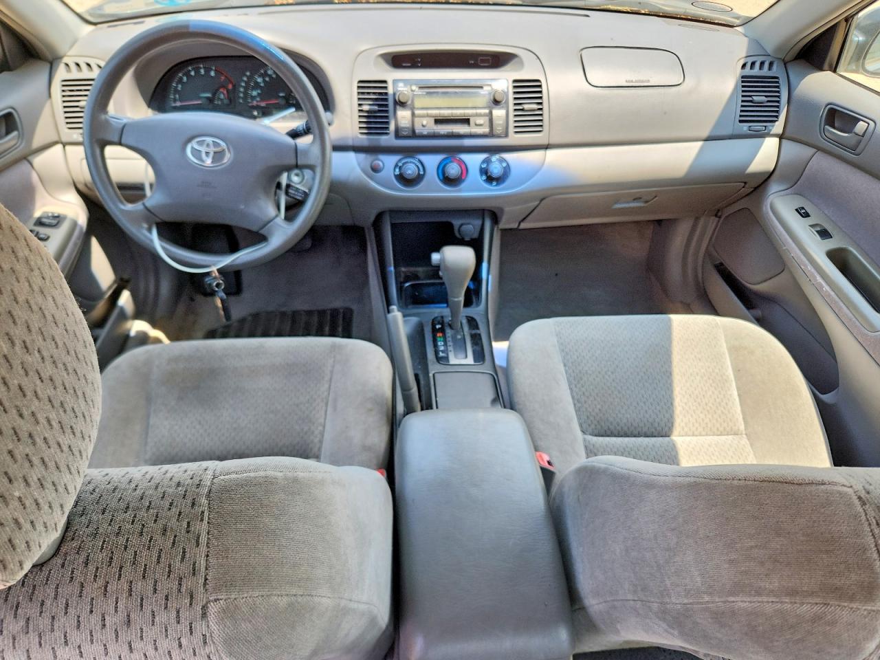 2004 Toyota Camry Le Green vin: 4T1BE32K84U331980