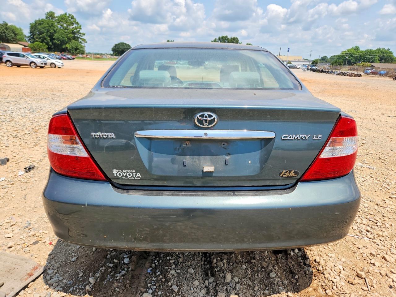 2004 Toyota Camry Le Green vin: 4T1BE32K84U331980
