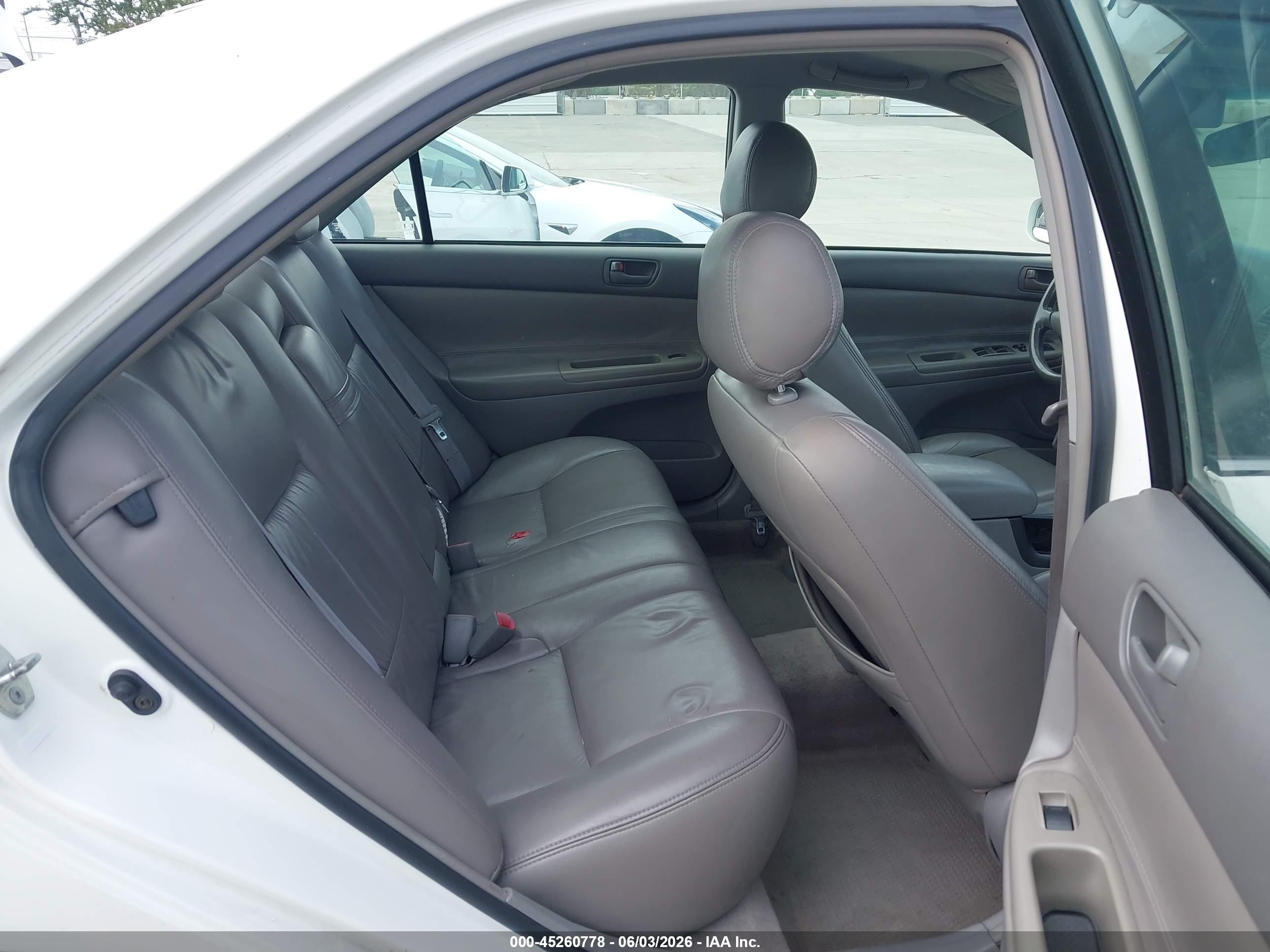 2004 Toyota Camry Le White vin: 4T1BE32K84U332014