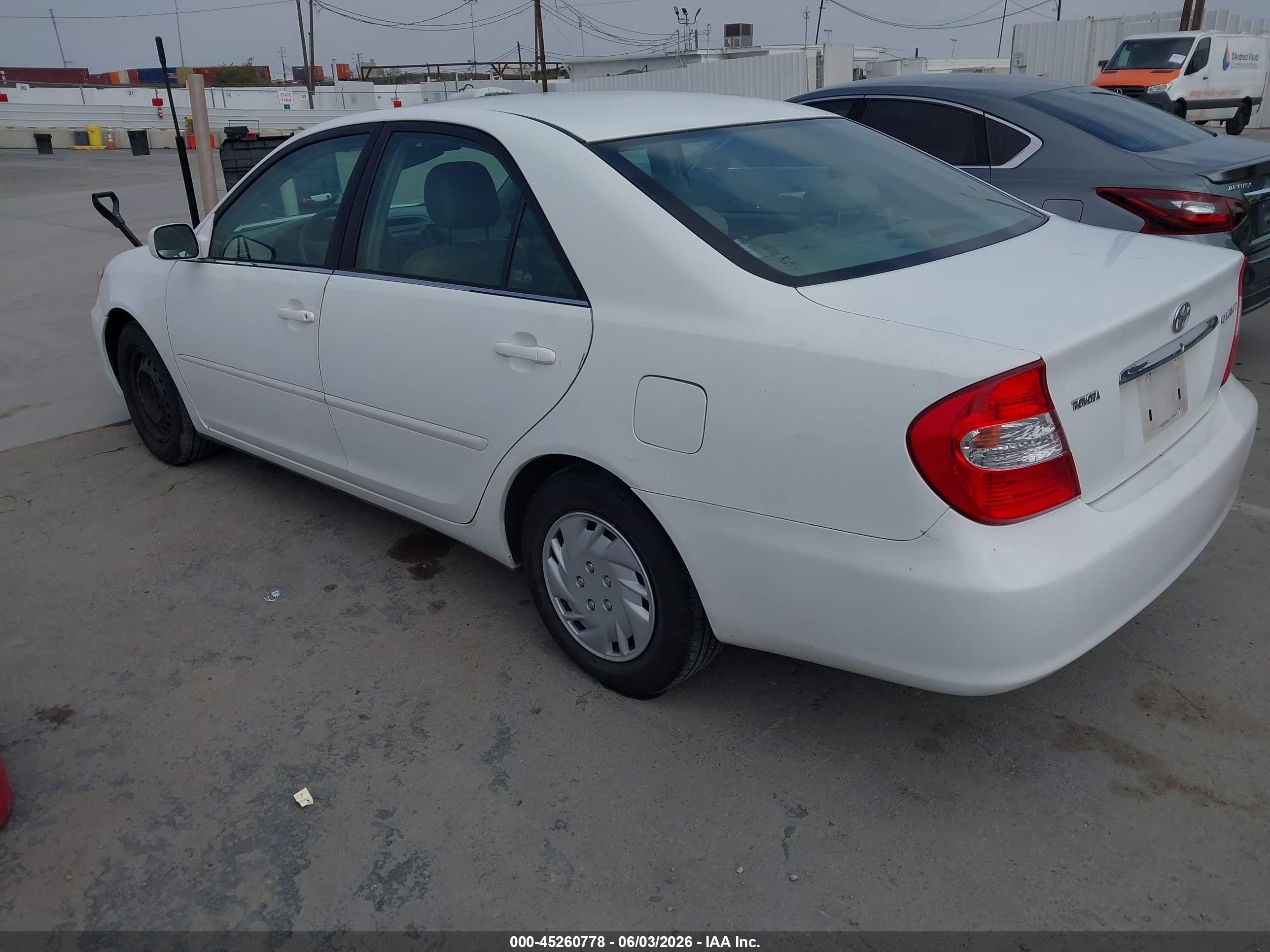 2004 Toyota Camry Le White vin: 4T1BE32K84U332014