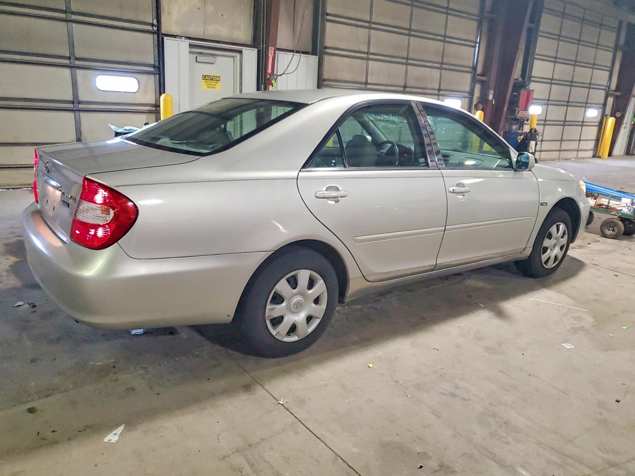 2004 Toyota Camry Le Silver vin: 4T1BE32K84U346625