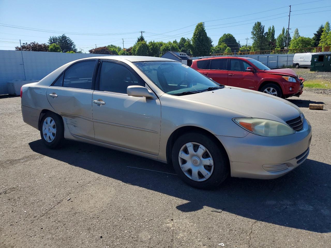 2004 Toyota Camry Le Gold vin: 4T1BE32K84U354904