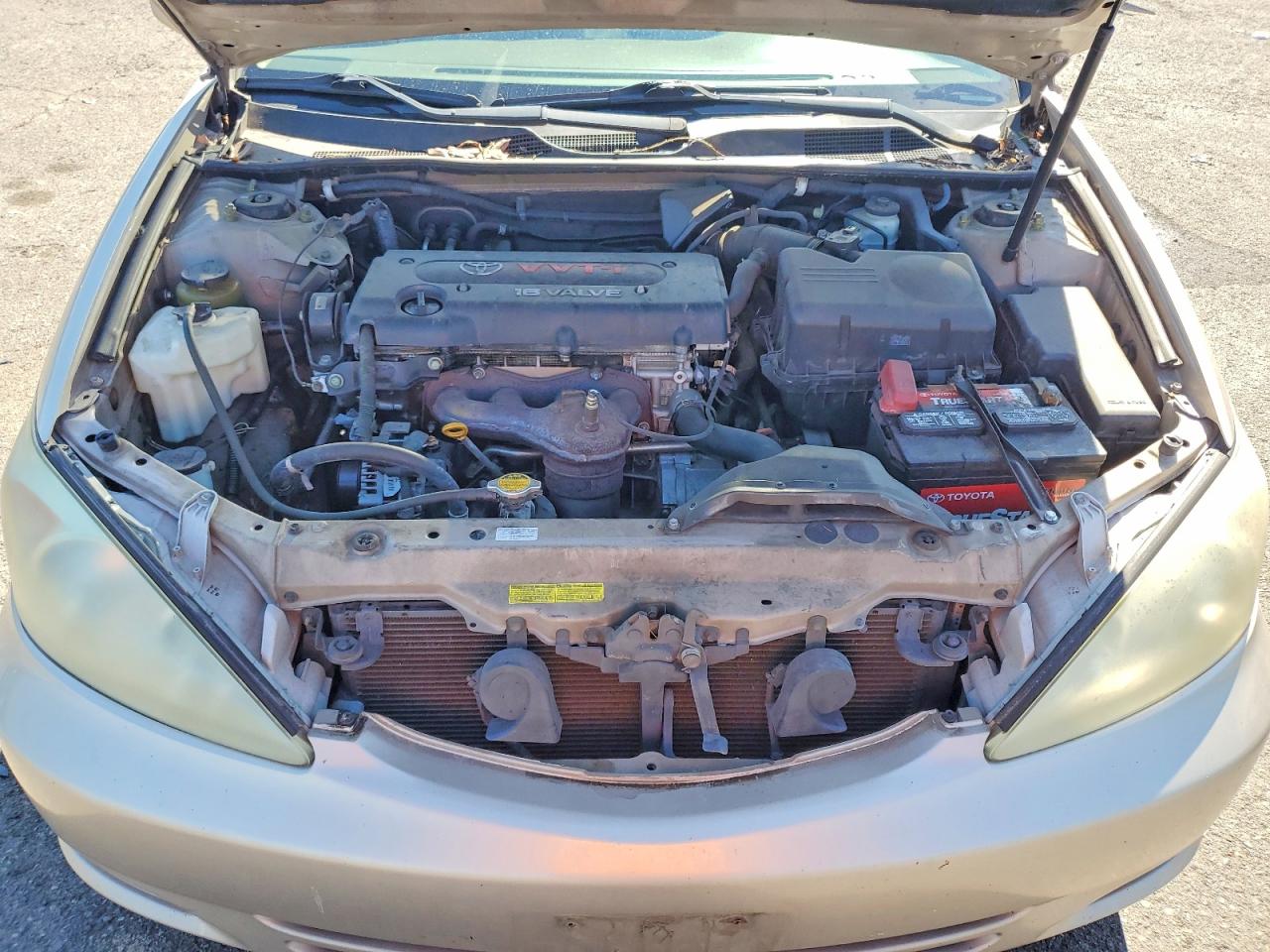 2004 Toyota Camry Le Gold vin: 4T1BE32K84U354904