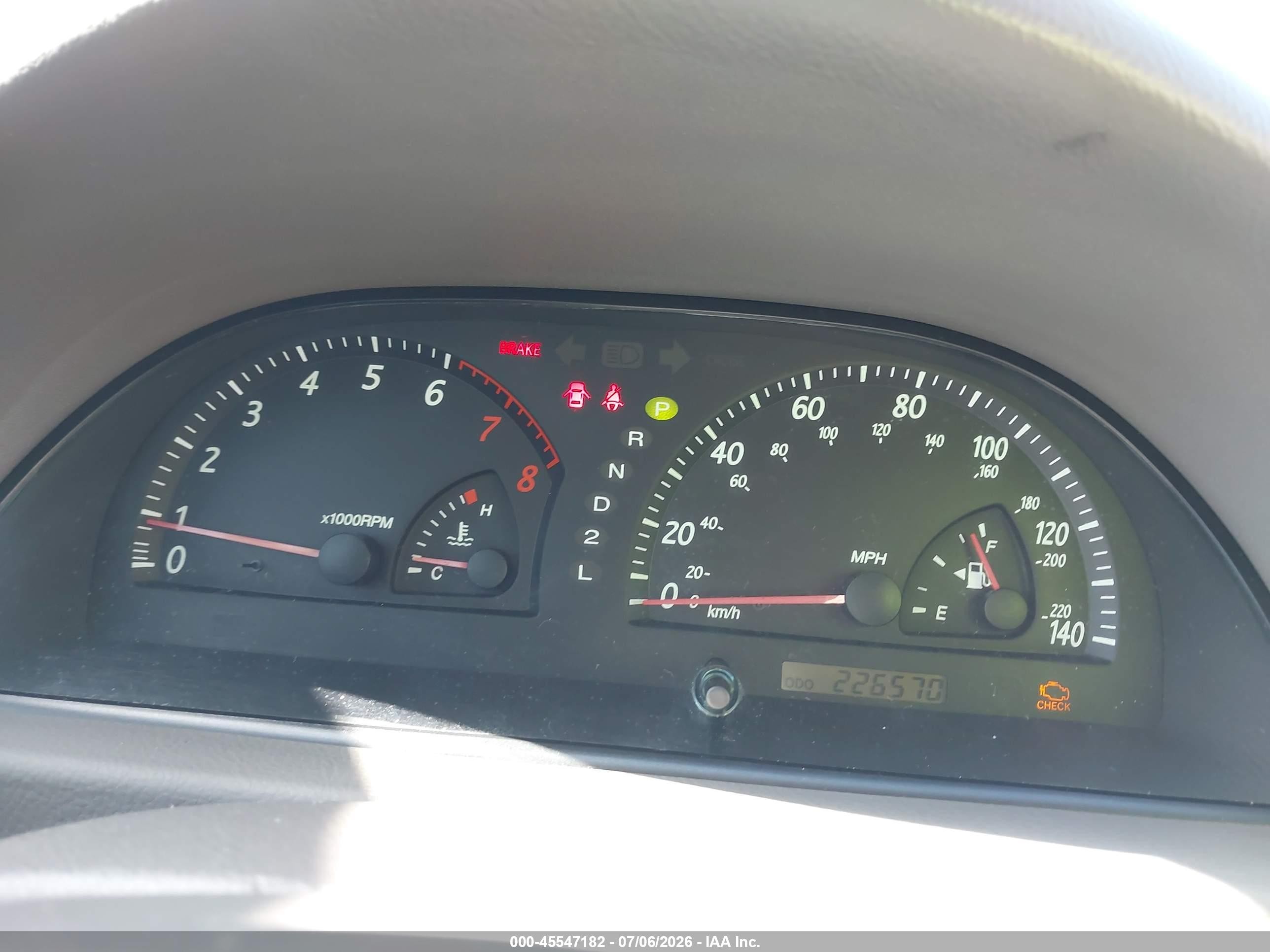 2004 Toyota Camry Le Silver vin: 4T1BE32K84U839088