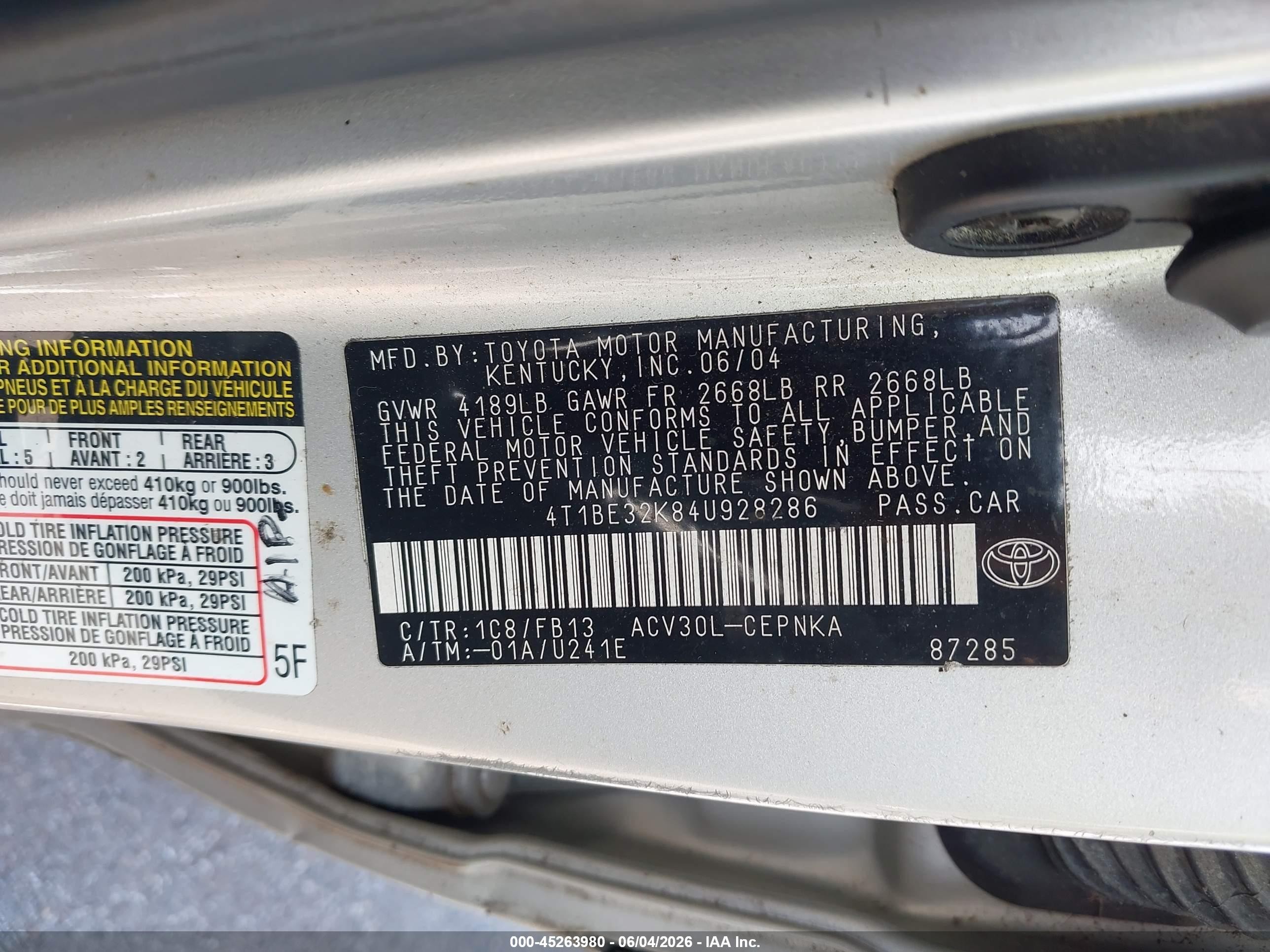 2004 Toyota Camry Le Silver vin: 4T1BE32K84U928286