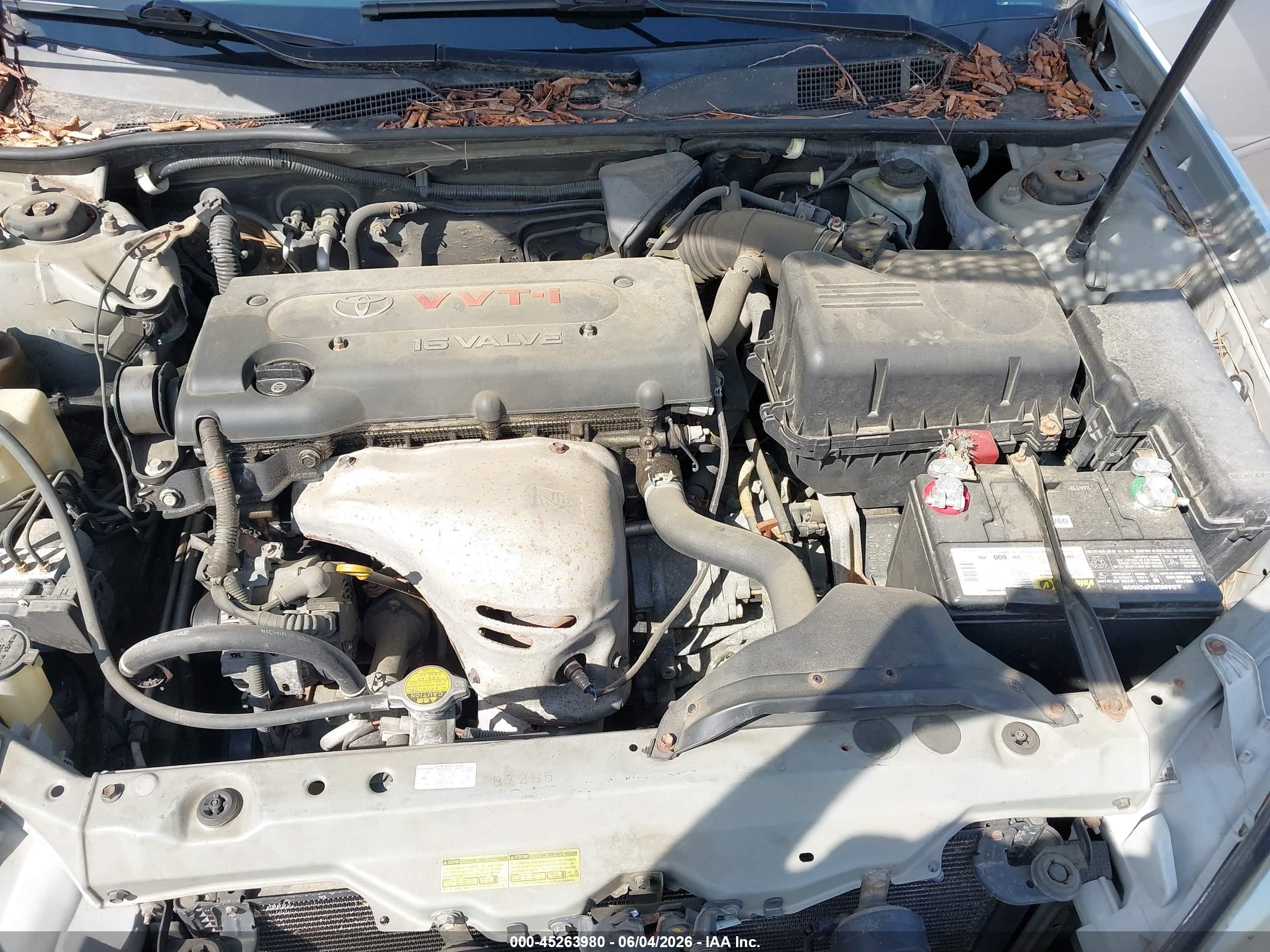 2004 Toyota Camry Le Silver vin: 4T1BE32K84U928286