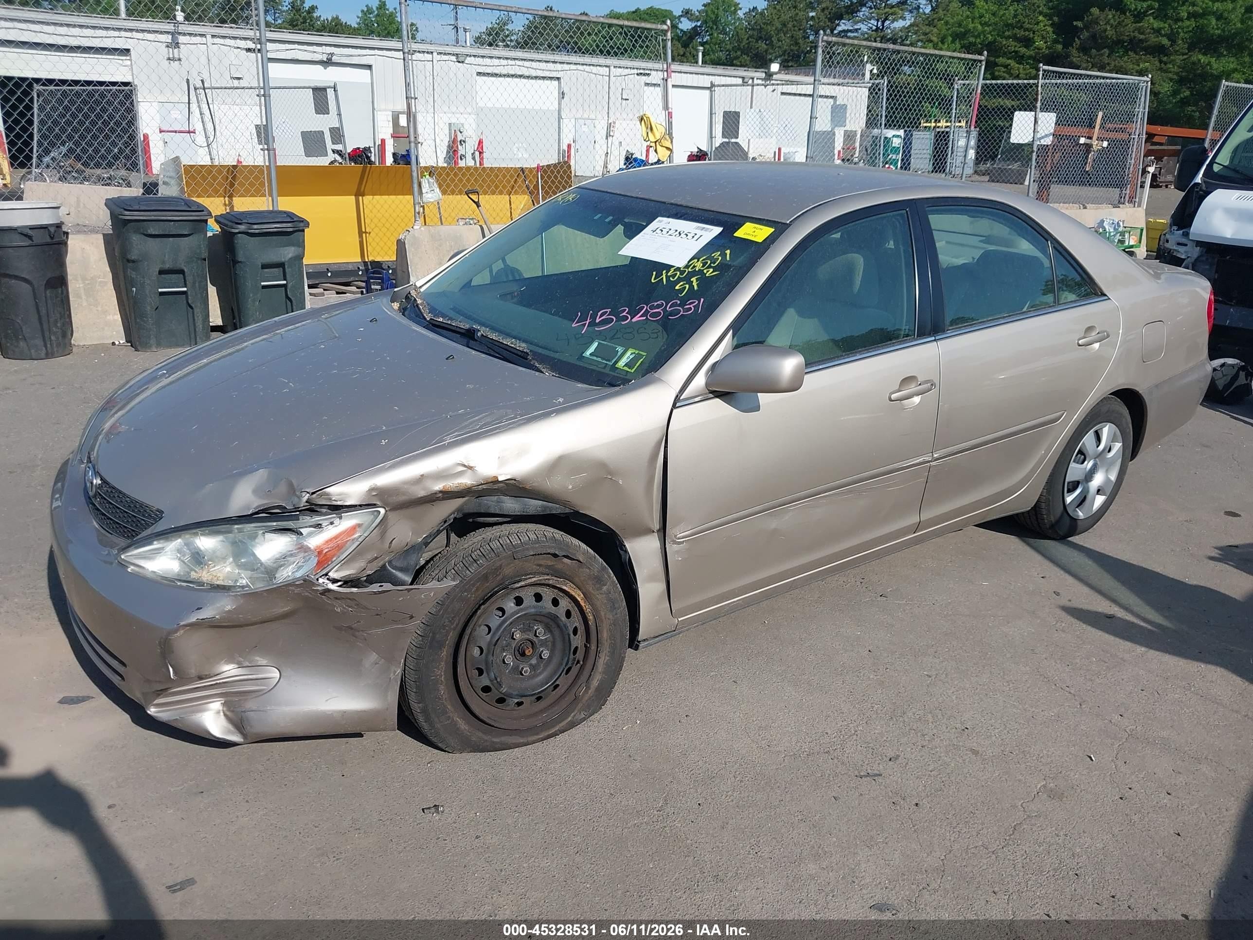 2004 Toyota Camry Le Champagne vin: 4T1BE32K84U931396