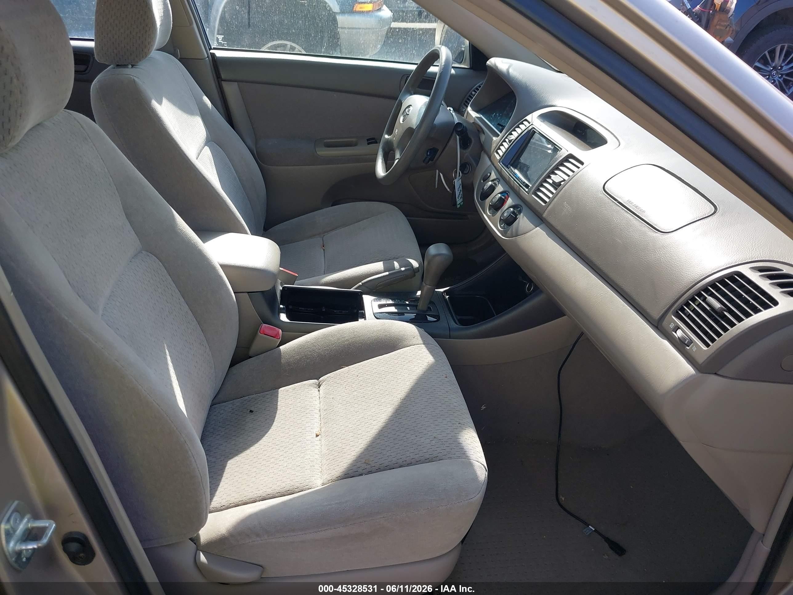 2004 Toyota Camry Le Champagne vin: 4T1BE32K84U931396