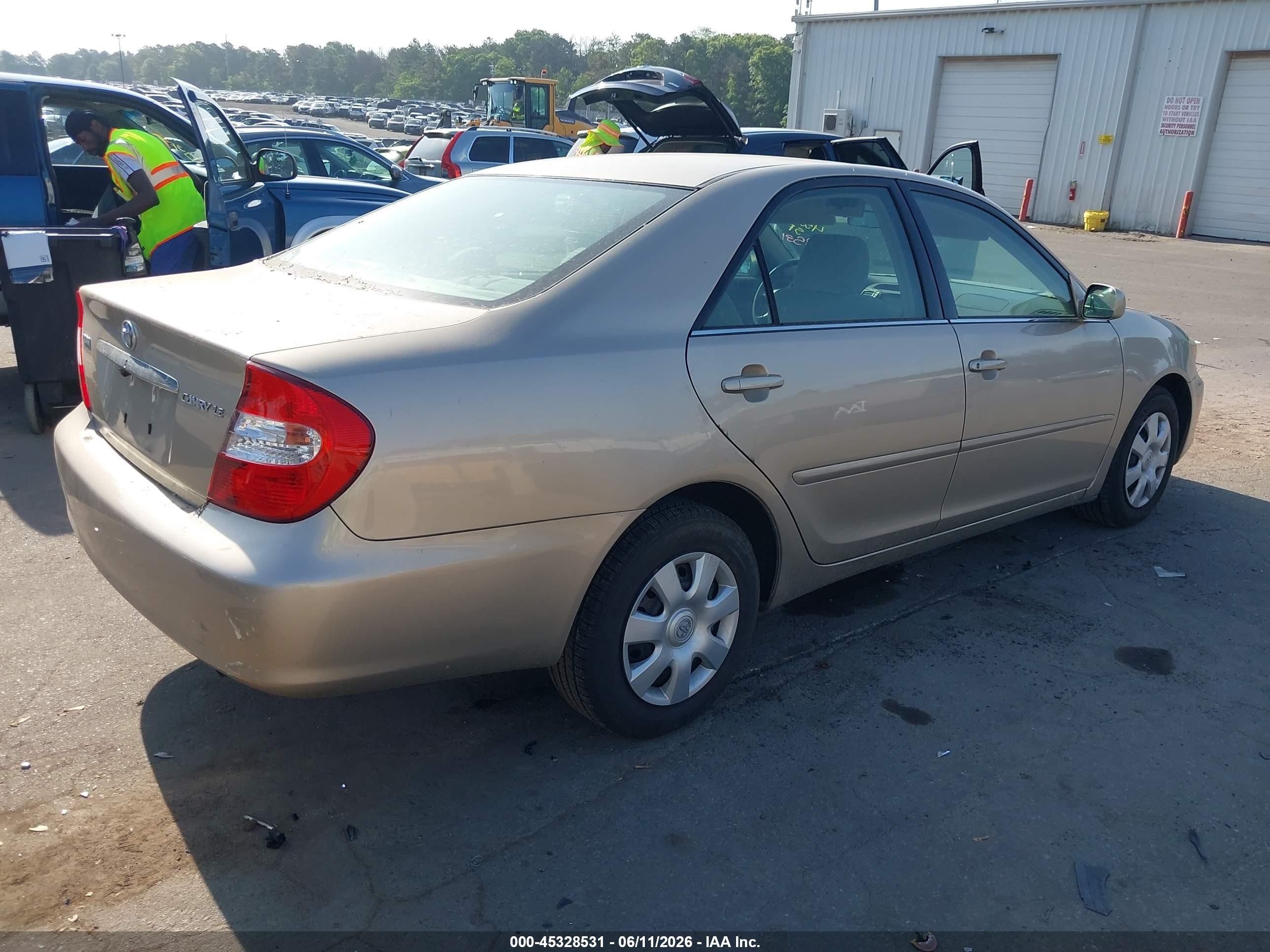 2004 Toyota Camry Le Champagne vin: 4T1BE32K84U931396