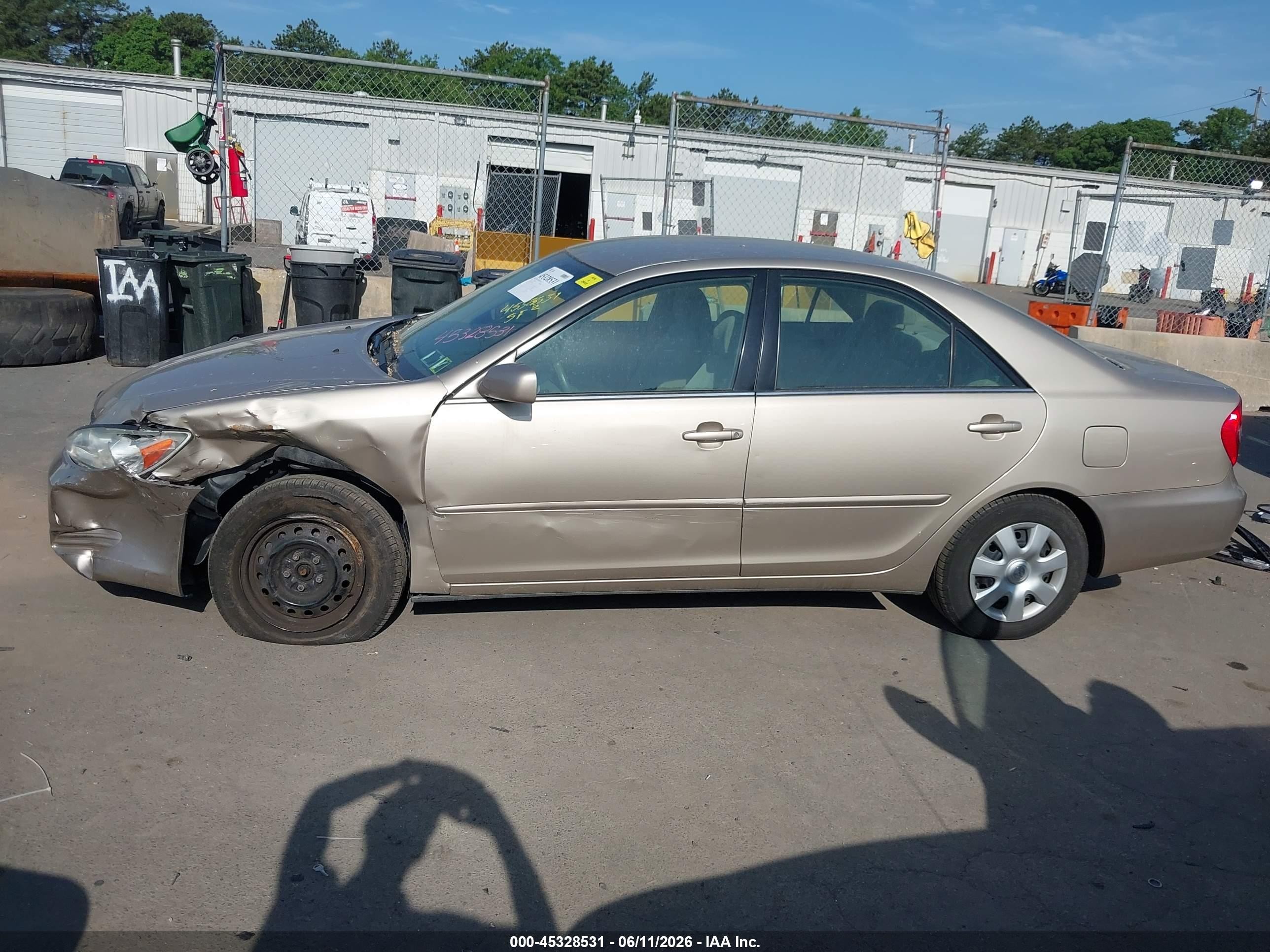 2004 Toyota Camry Le Champagne vin: 4T1BE32K84U931396