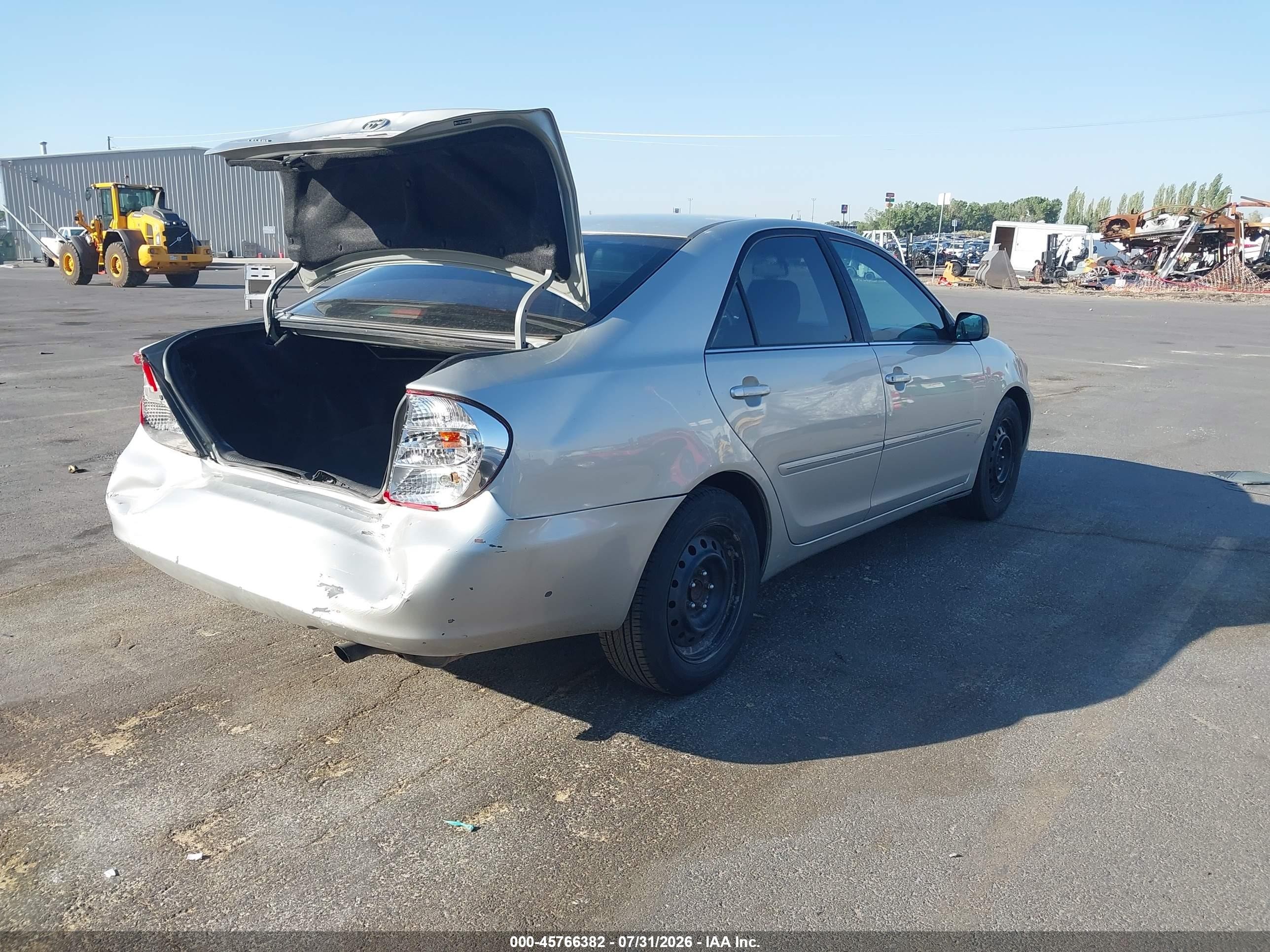 2004 Toyota Camry Xle Серебряный vin: 4T1BE32K84U932936