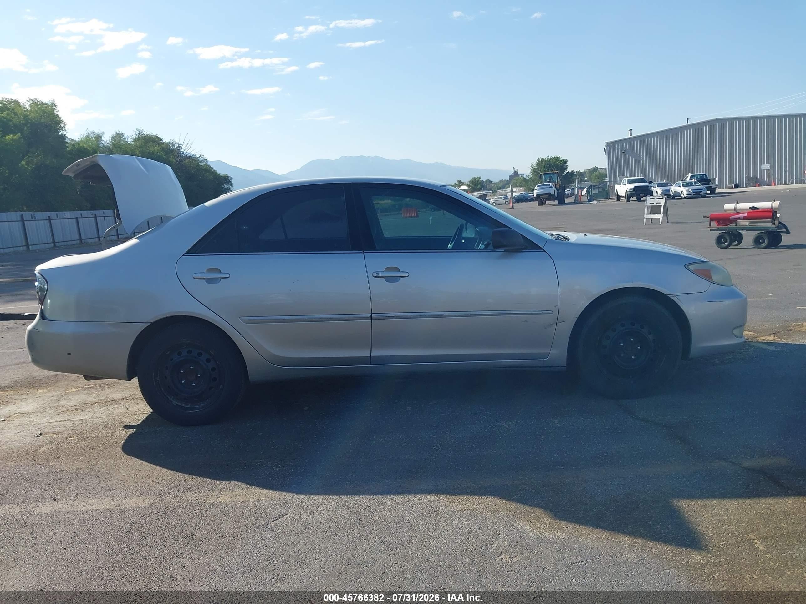 2004 Toyota Camry Xle Серебряный vin: 4T1BE32K84U932936