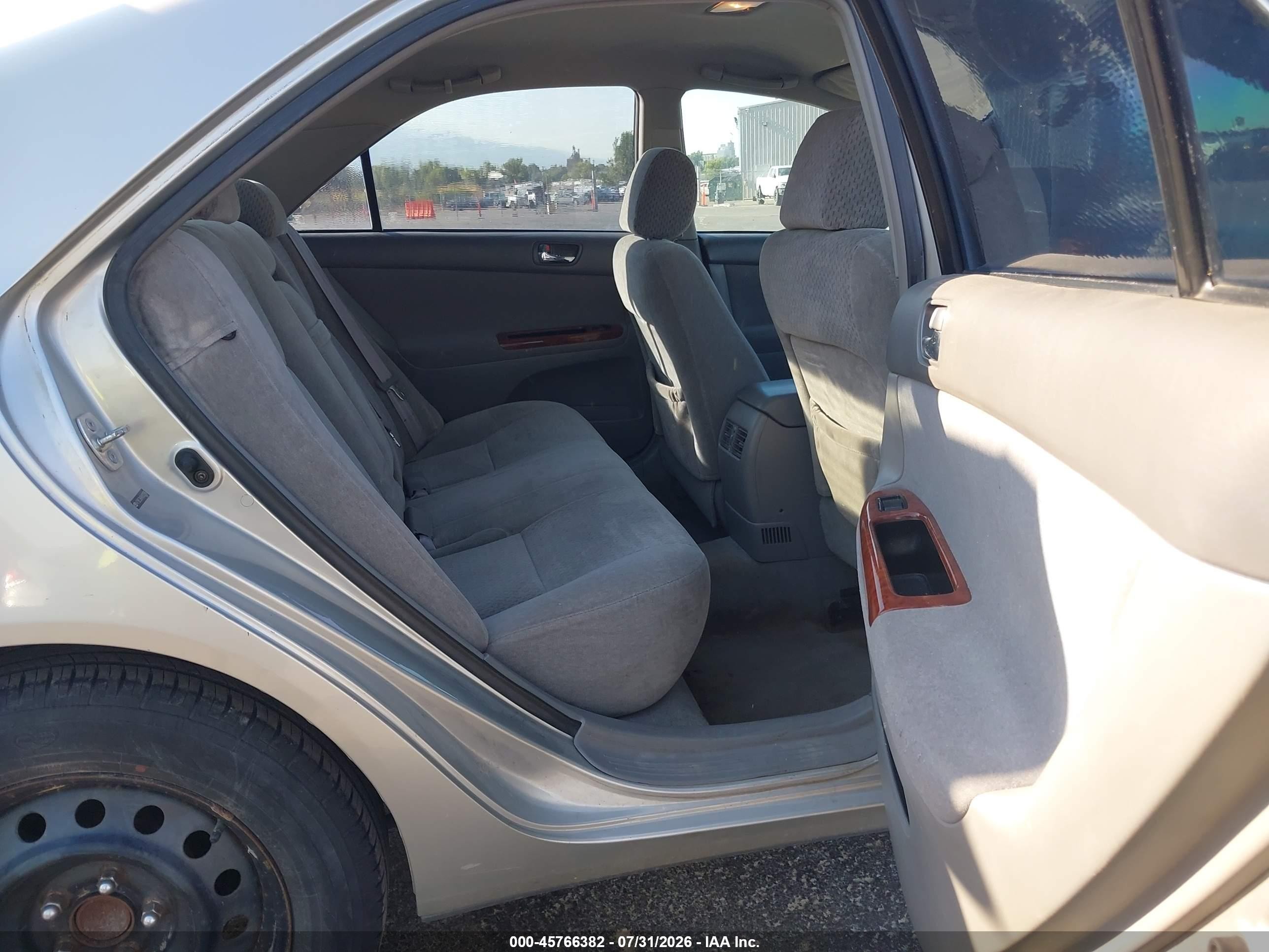 2004 Toyota Camry Xle Серебряный vin: 4T1BE32K84U932936