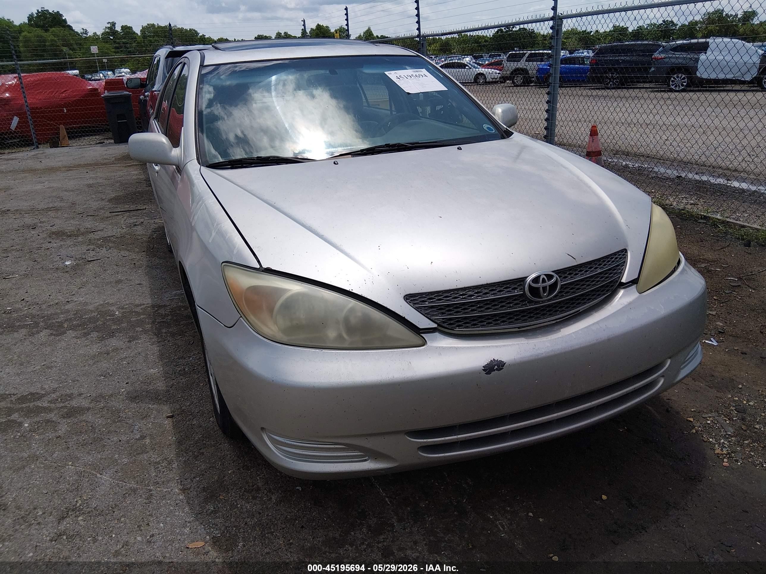 2004 Toyota Camry Le Silver vin: 4T1BE32K84U937201