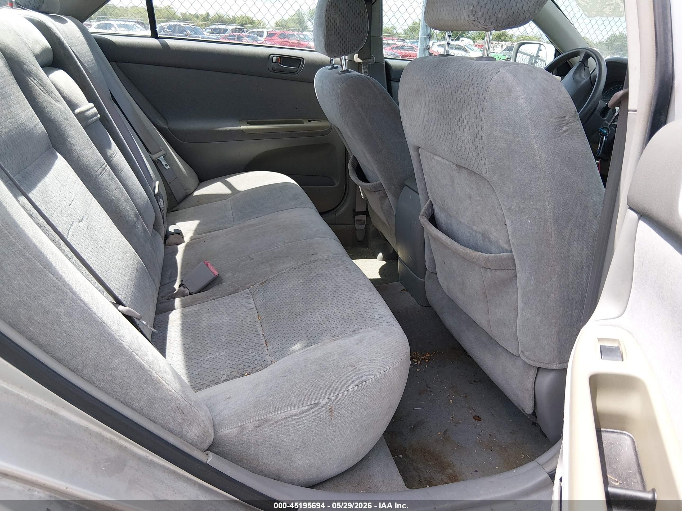 2004 Toyota Camry Le Silver vin: 4T1BE32K84U937201