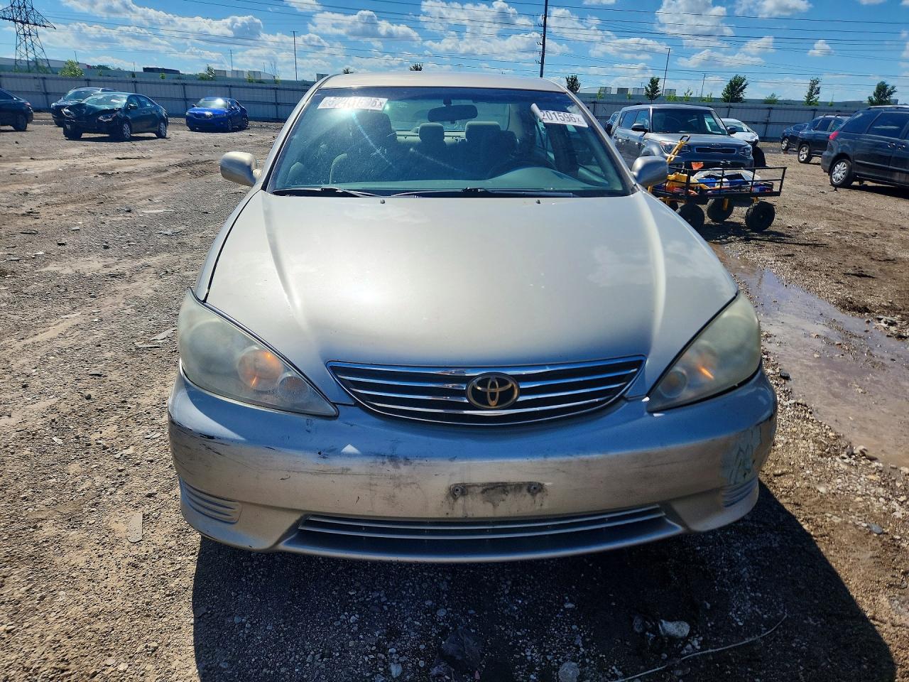 2005 Toyota Camry Le Tan vin: 4T1BE32K85U023452