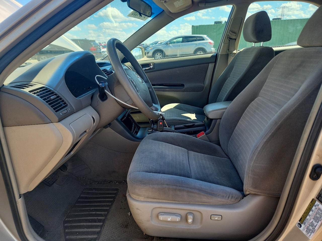 2005 Toyota Camry Le Tan vin: 4T1BE32K85U023452
