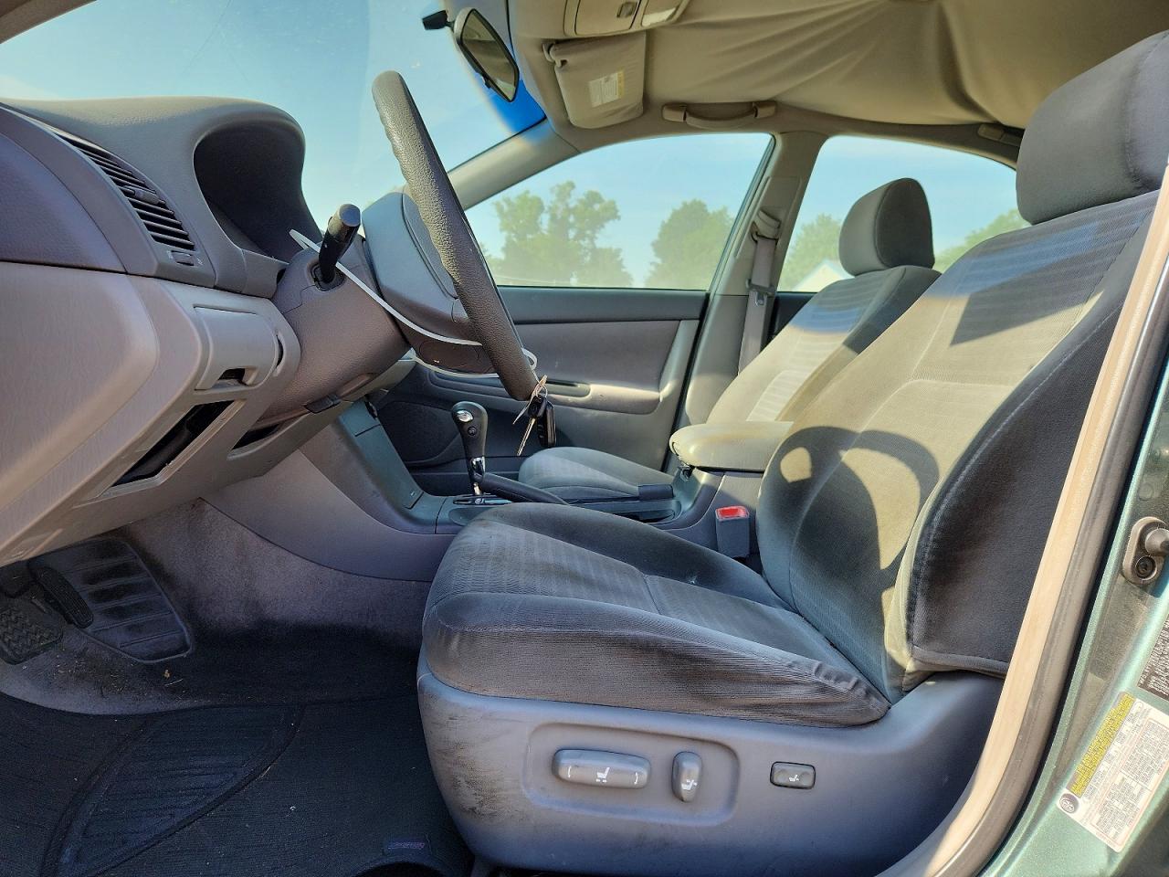 2005 Toyota Camry Le Green vin: 4T1BE32K85U027548