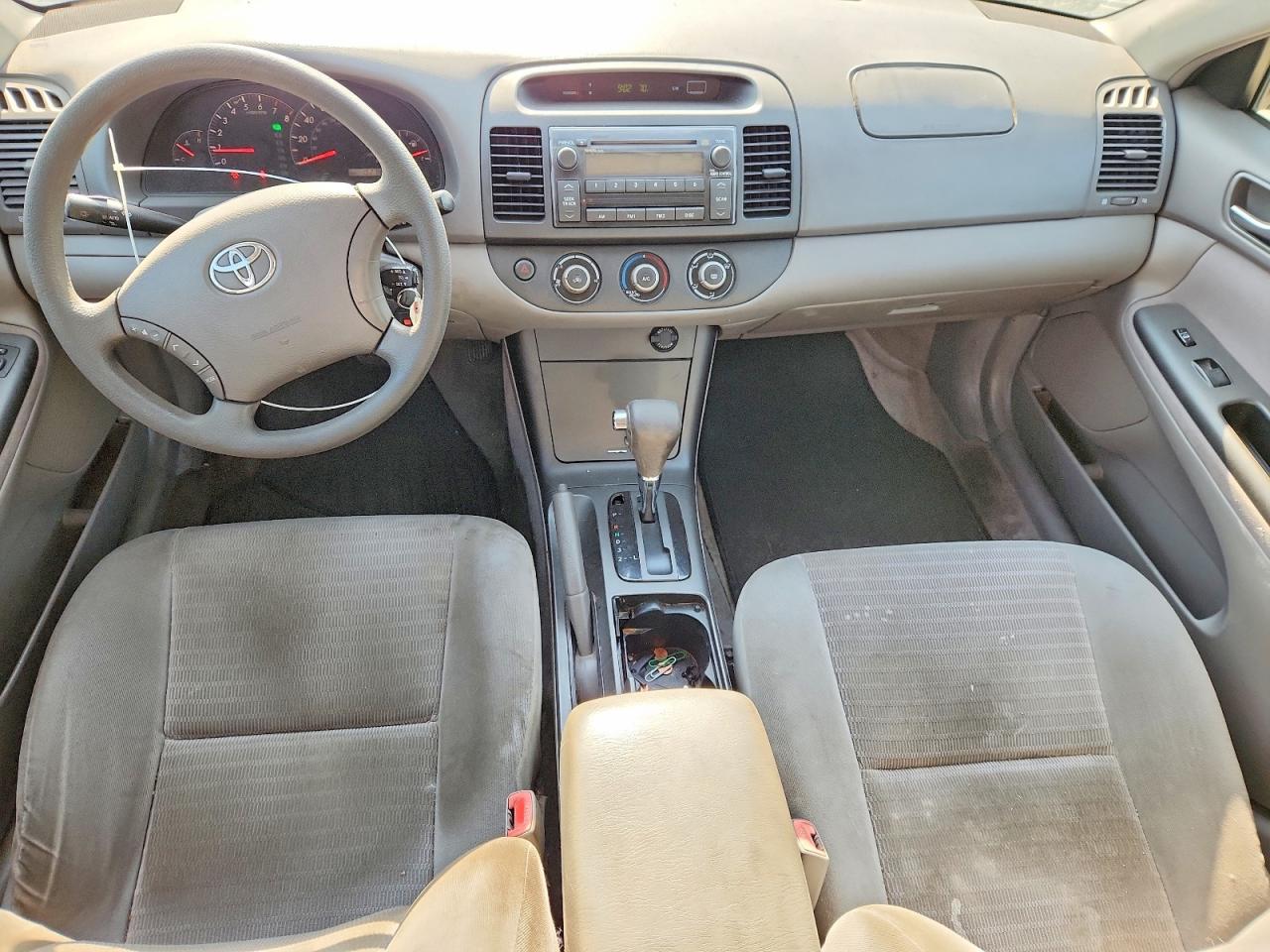 2005 Toyota Camry Le Green vin: 4T1BE32K85U027548