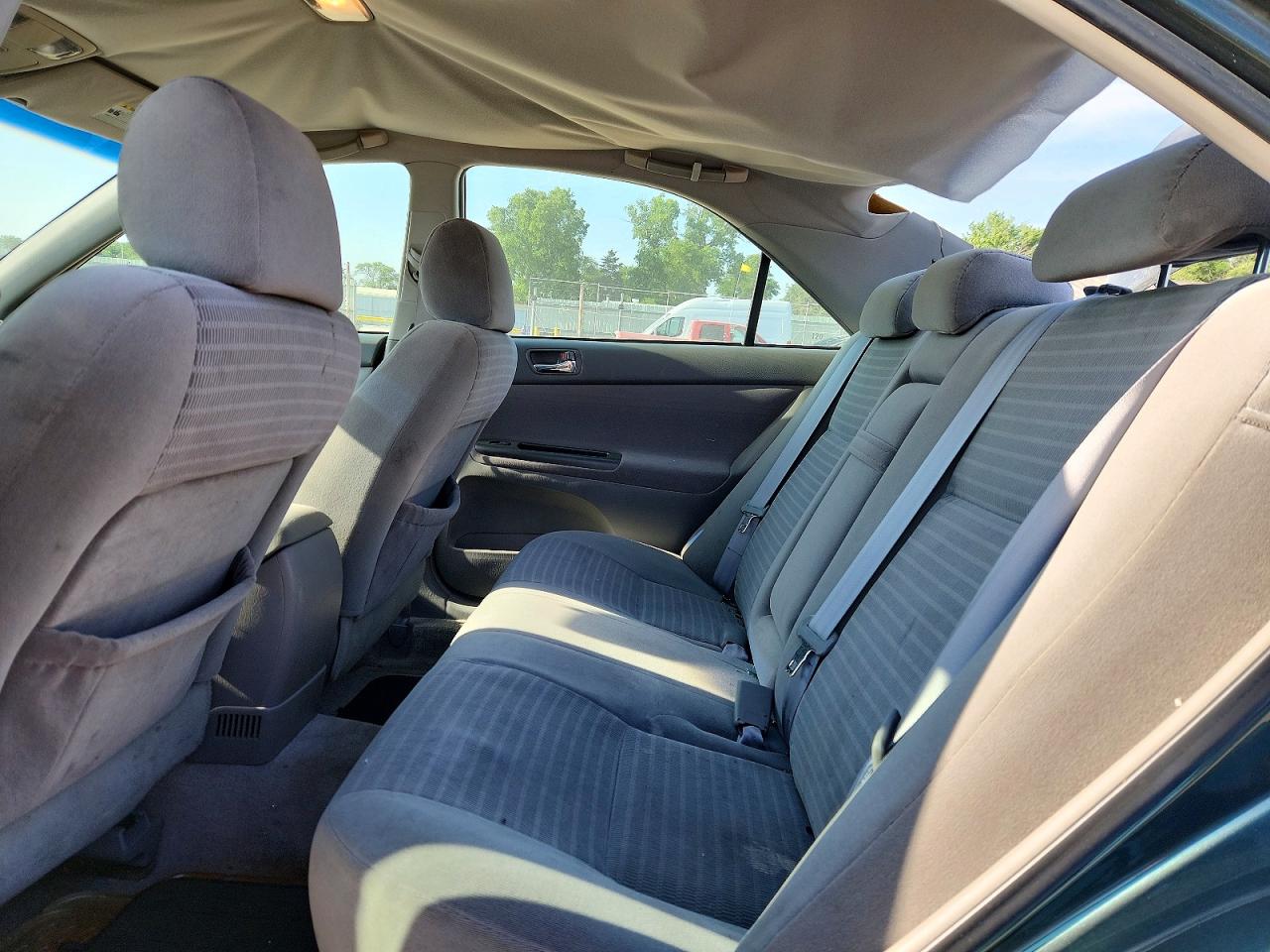 2005 Toyota Camry Le Green vin: 4T1BE32K85U027548