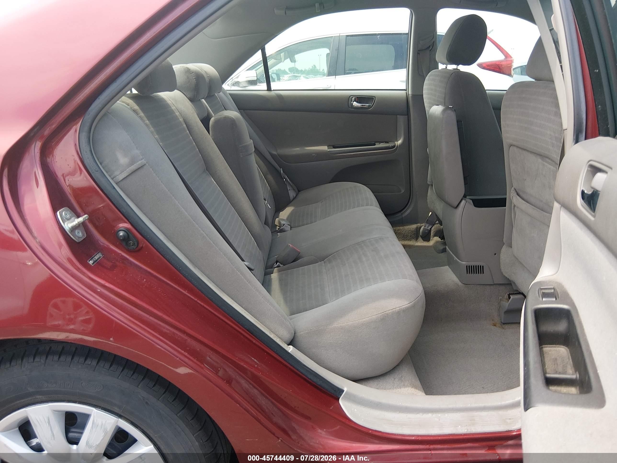 2005 Toyota Camry Le Red vin: 4T1BE32K85U053681