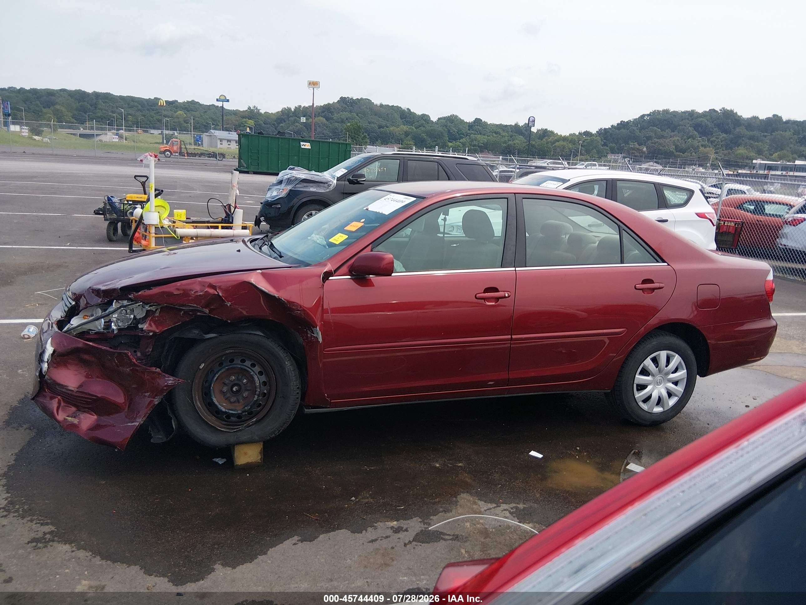 2005 Toyota Camry Le Red vin: 4T1BE32K85U053681