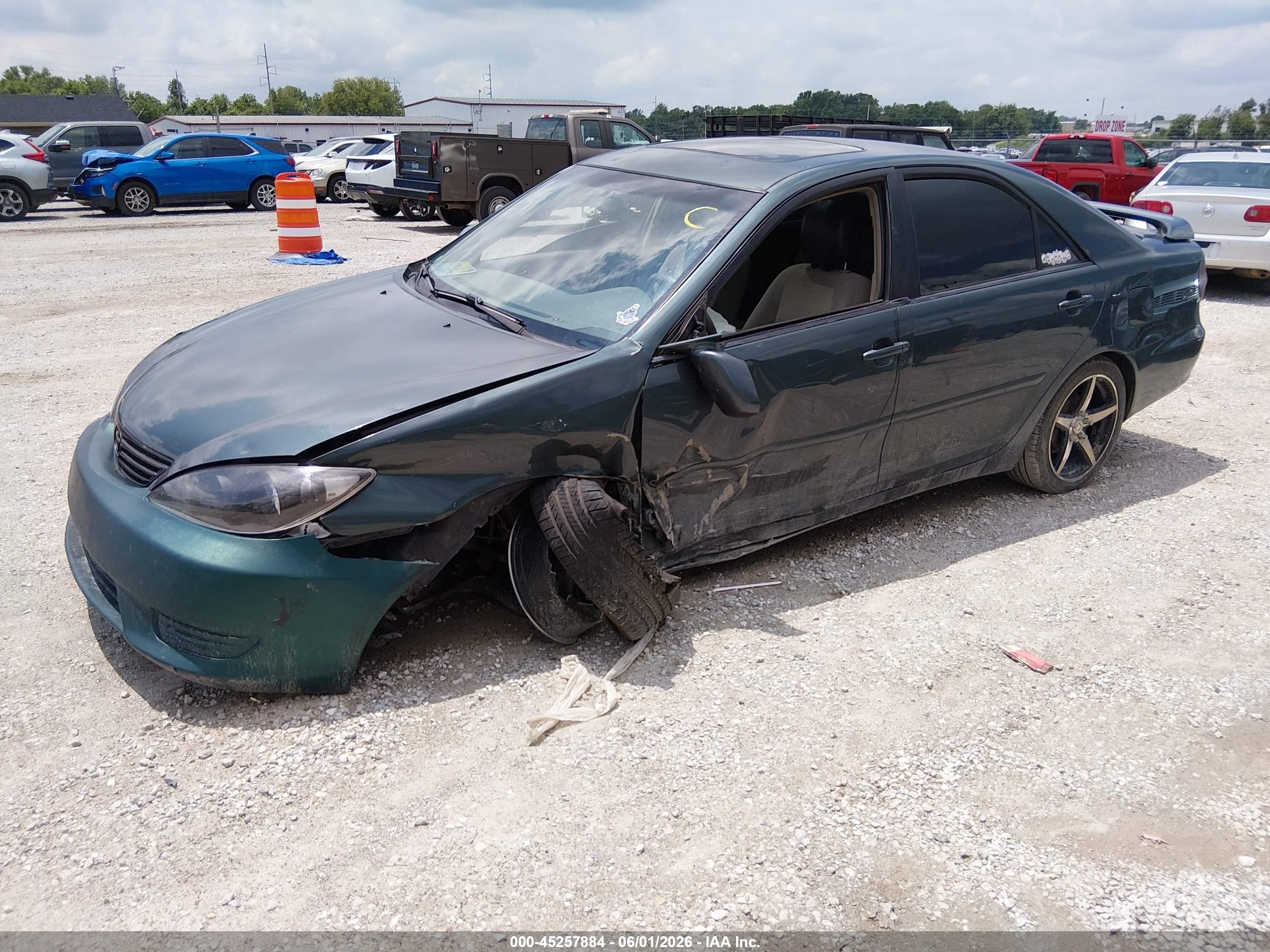 2005 Toyota Camry Le Green vin: 4T1BE32K85U070206