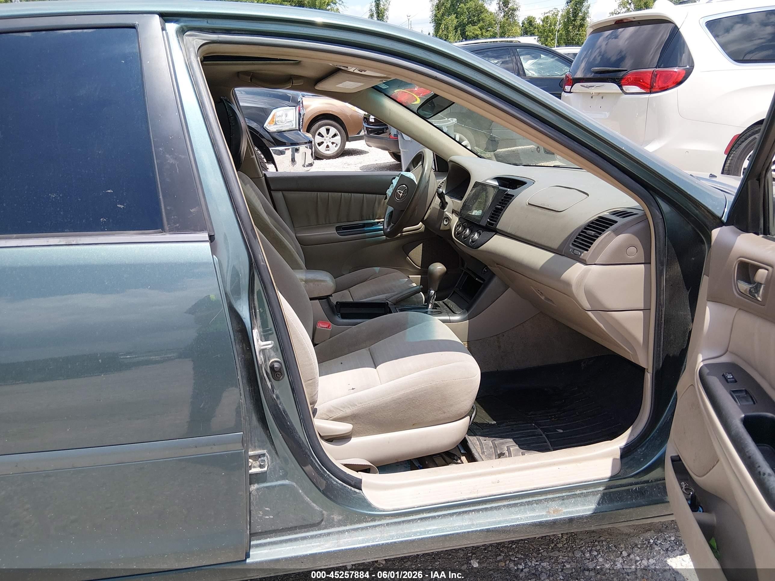 2005 Toyota Camry Le Green vin: 4T1BE32K85U070206
