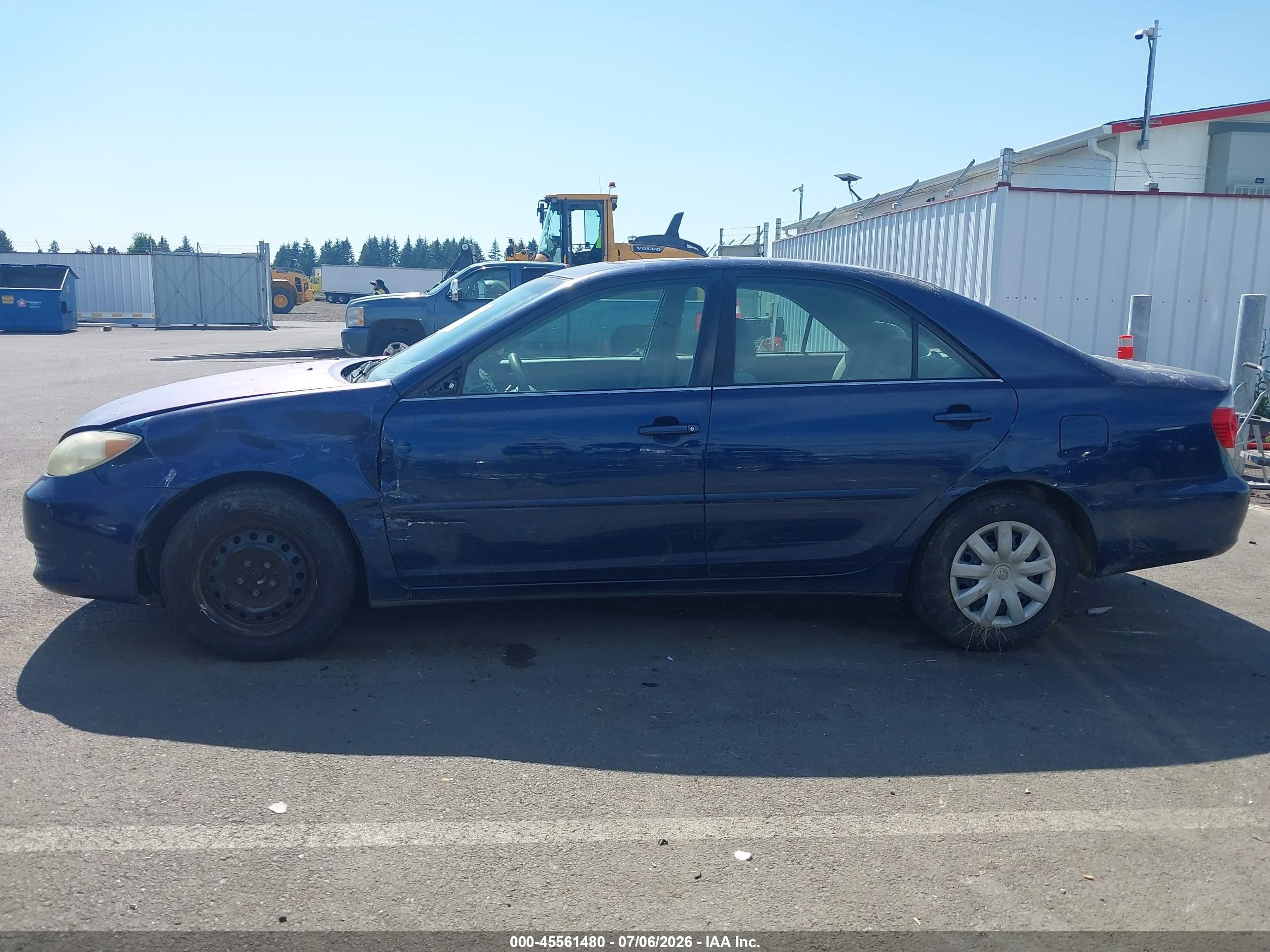 2005 Toyota Camry Le Blue vin: 4T1BE32K85U381344