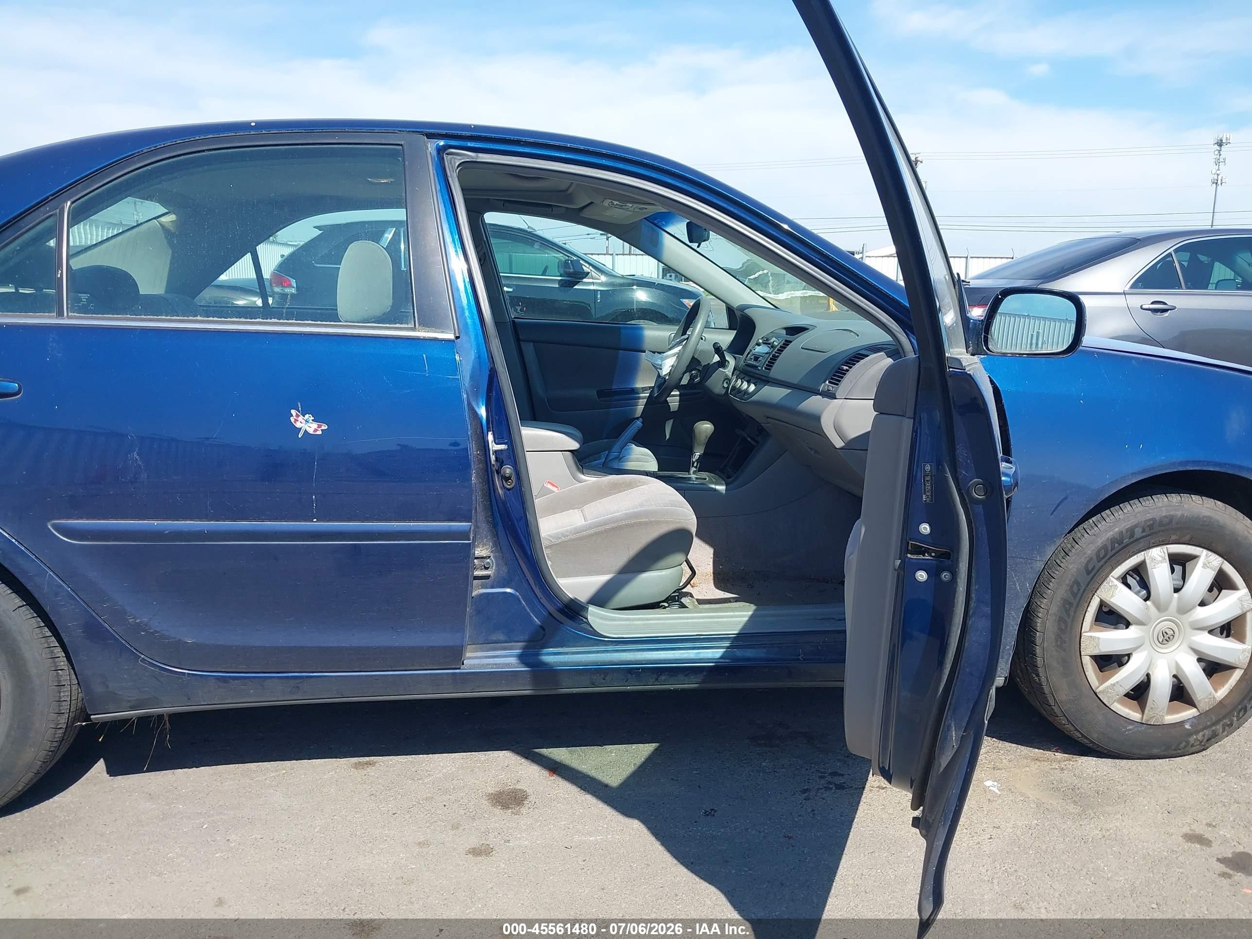 2005 Toyota Camry Le Blue vin: 4T1BE32K85U381344