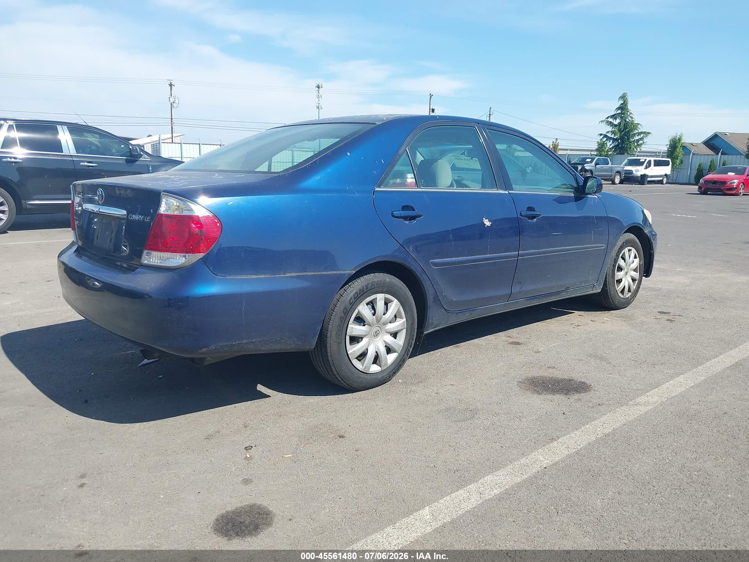 2005 Toyota Camry Le Blue vin: 4T1BE32K85U381344