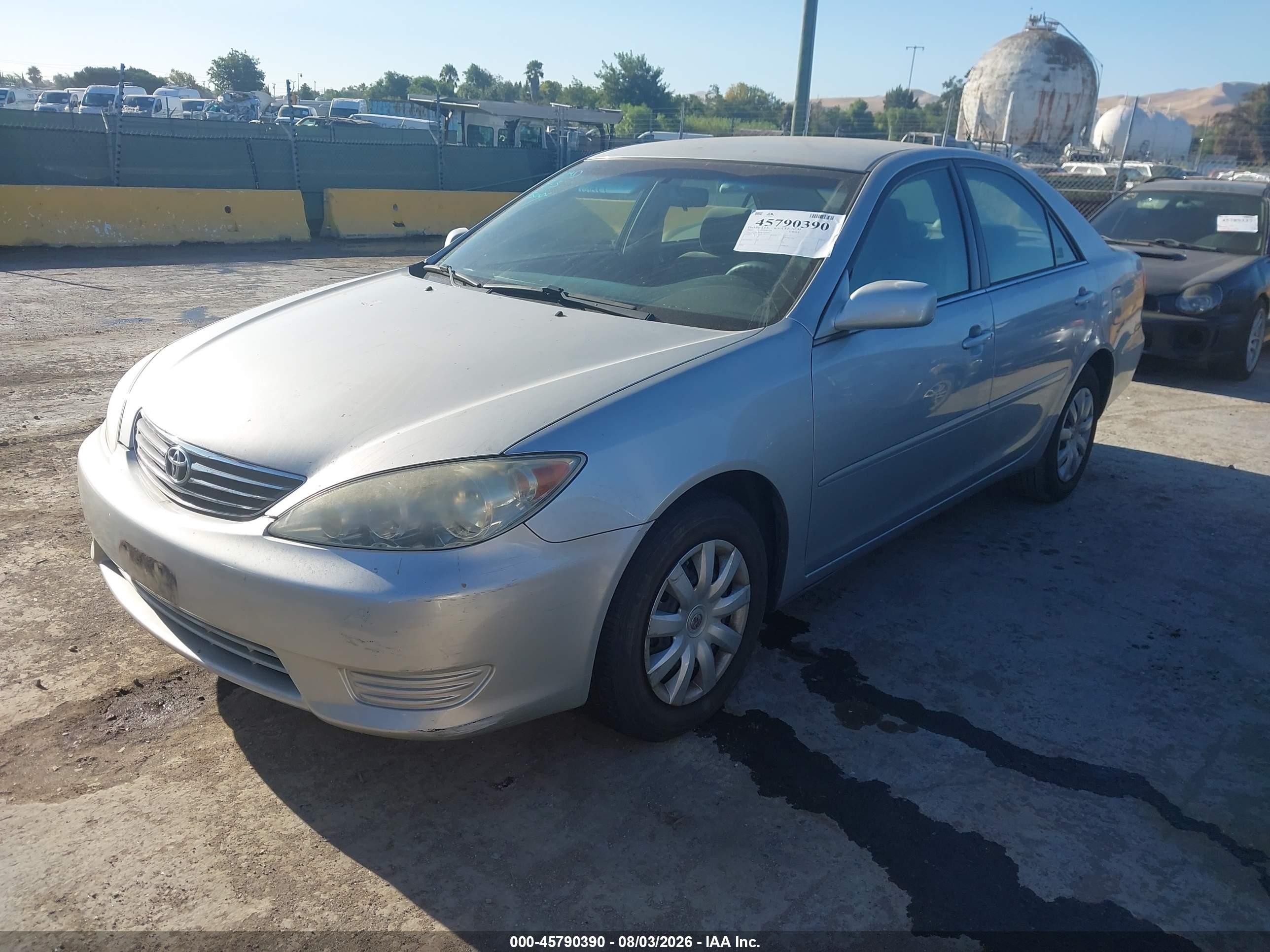 2005 Toyota Camry Le Silver vin: 4T1BE32K85U389931