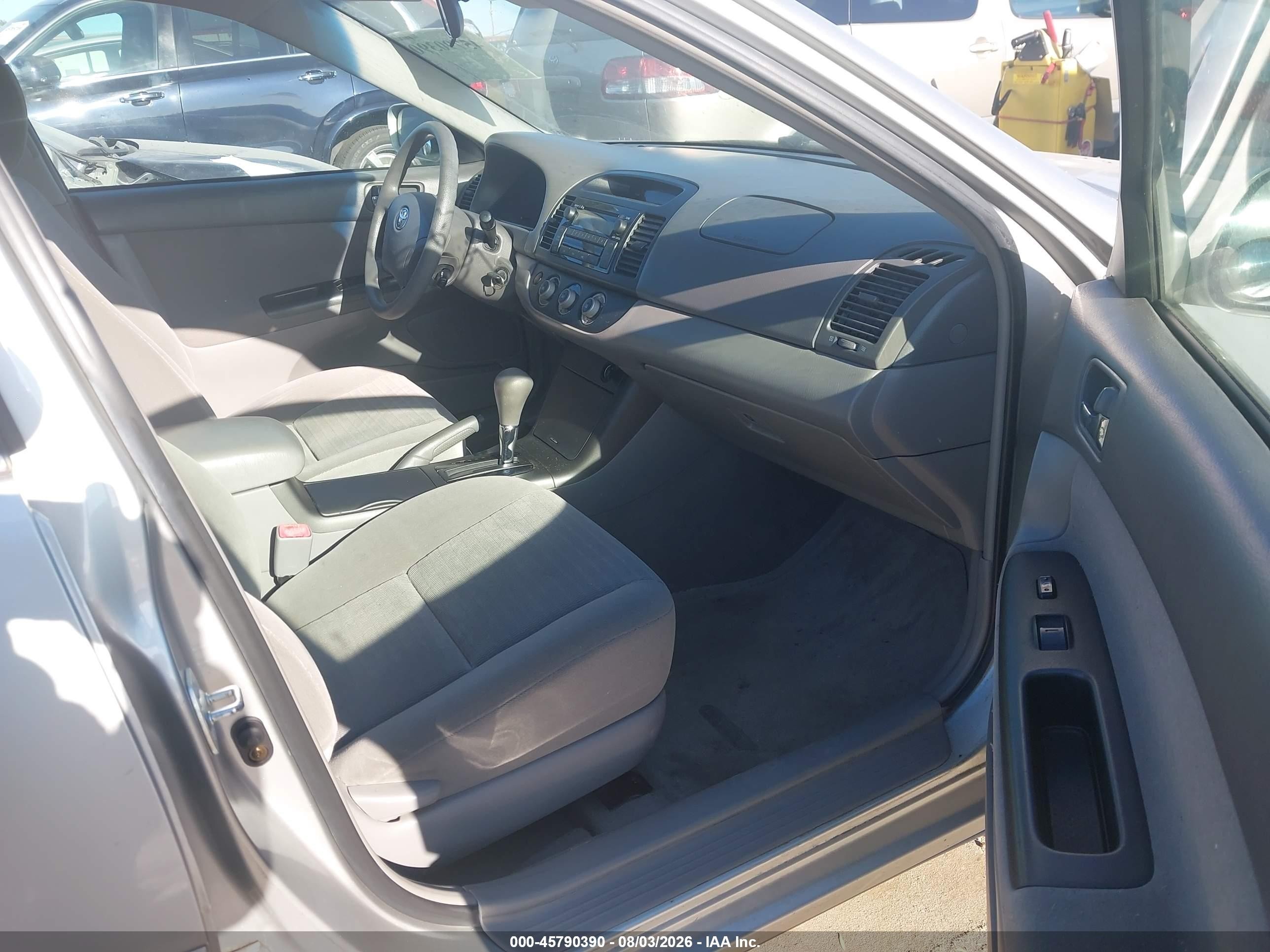2005 Toyota Camry Le Silver vin: 4T1BE32K85U389931